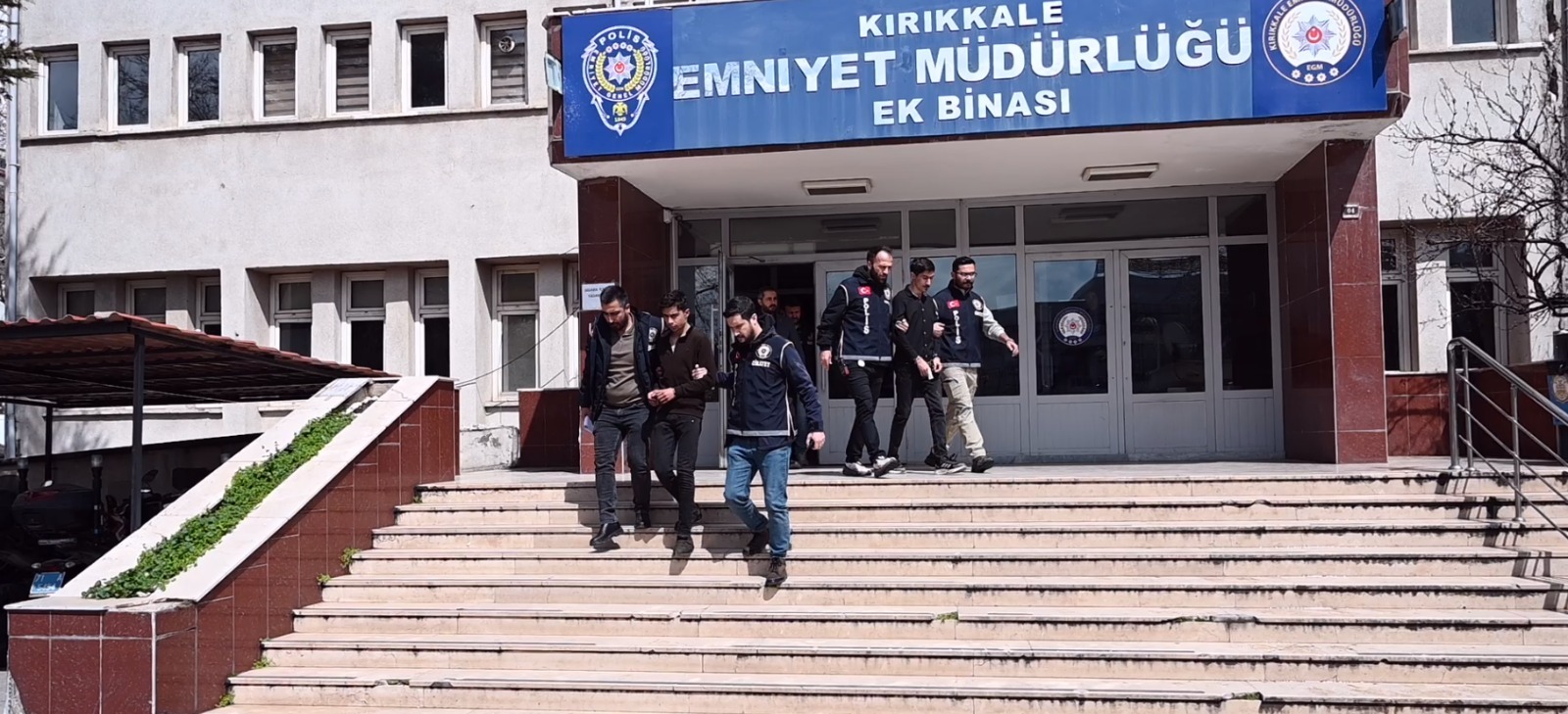 Kırıkale'de Kardeşlerin Şiddet Dolu Olayı: Babaları Bıçakla Öldürüldü