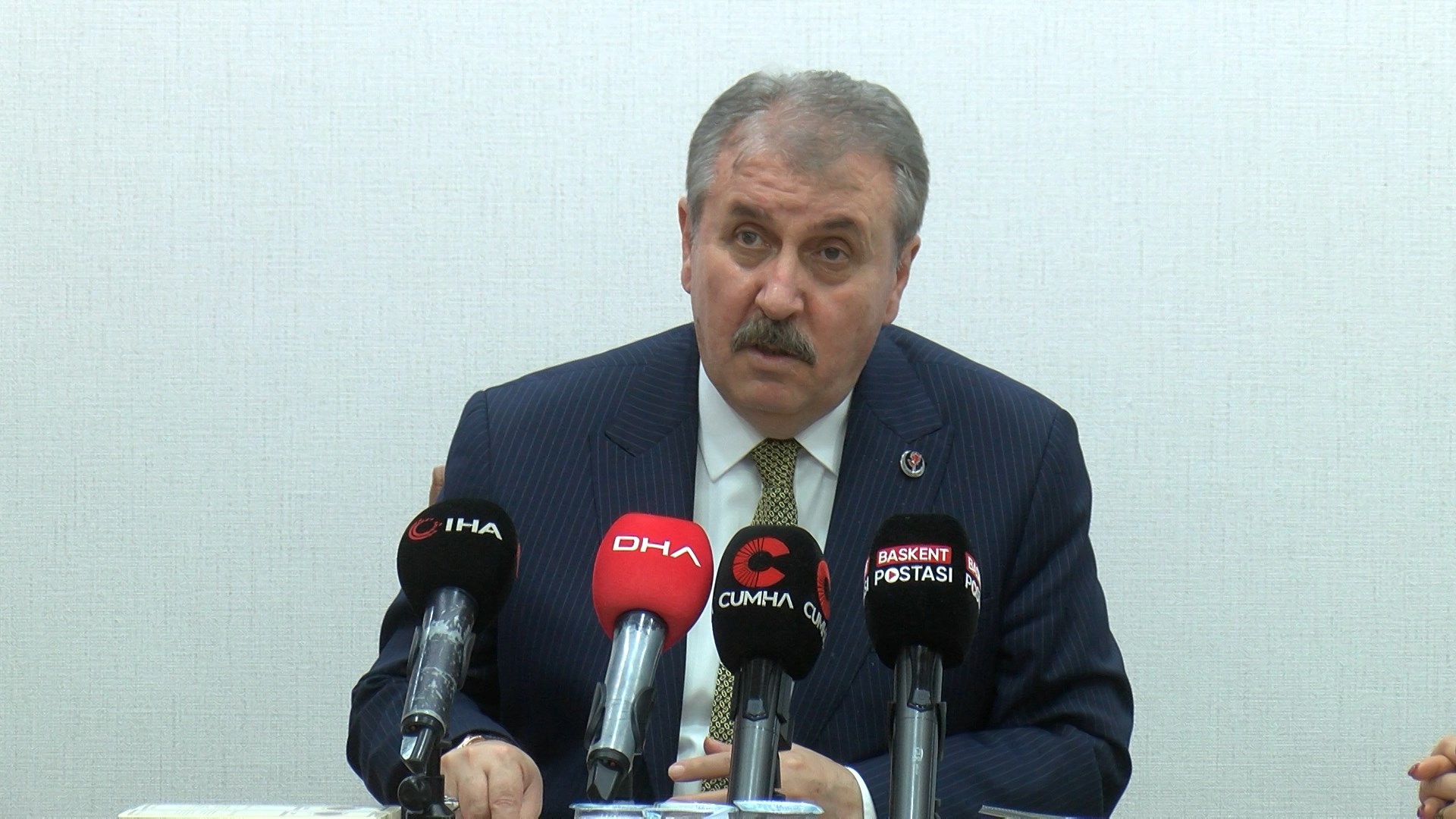 Mustafa Destici: Türkiye Yarısı Savaş Halinde