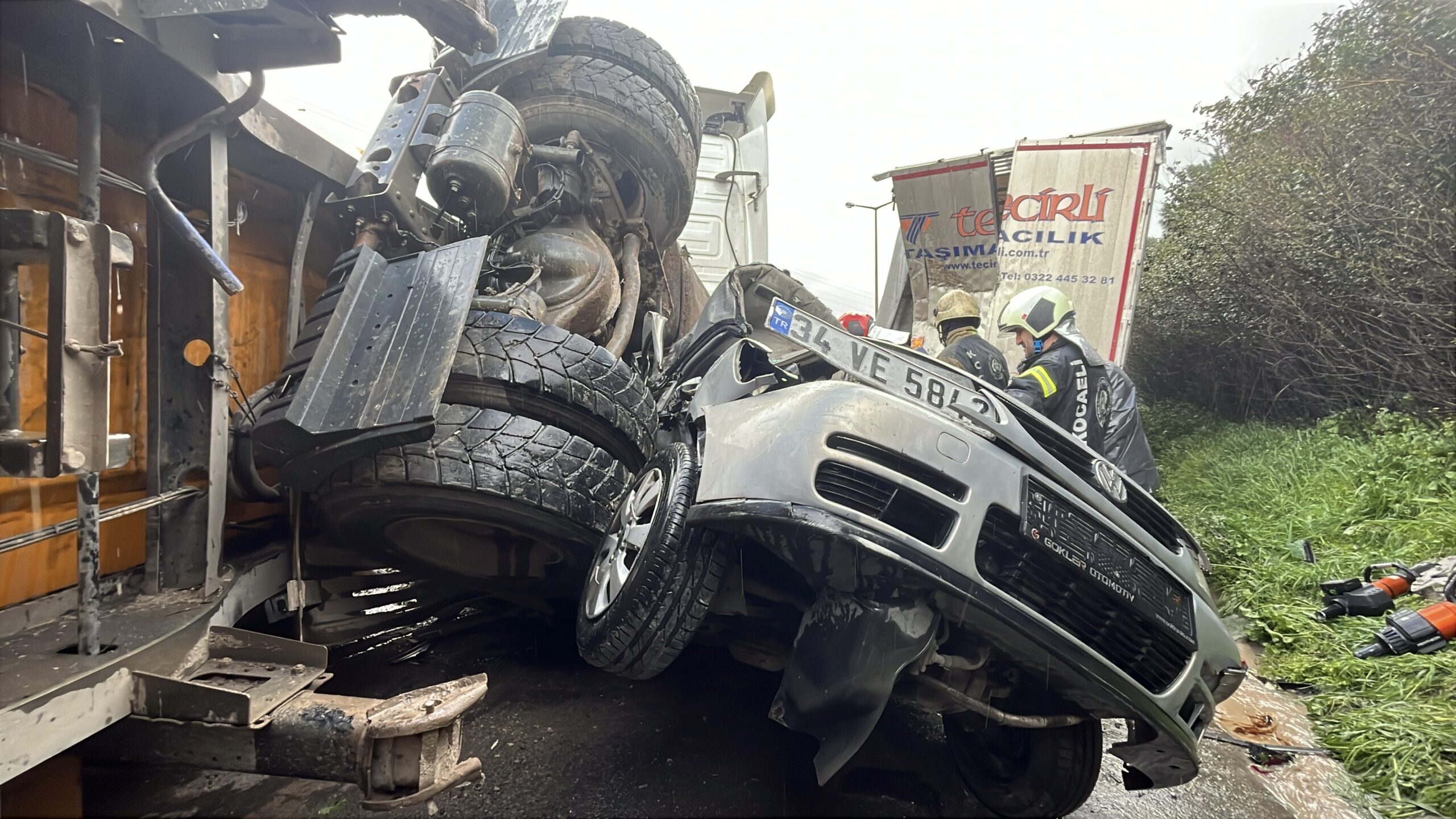 Kocaeli'de Zincirleme Kaza: 2 Ölü