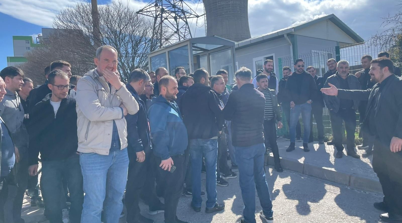 Tavşanlı Termik Santral İşçileri, Ücretsiz İzne Karşı Eylem Düzenledi