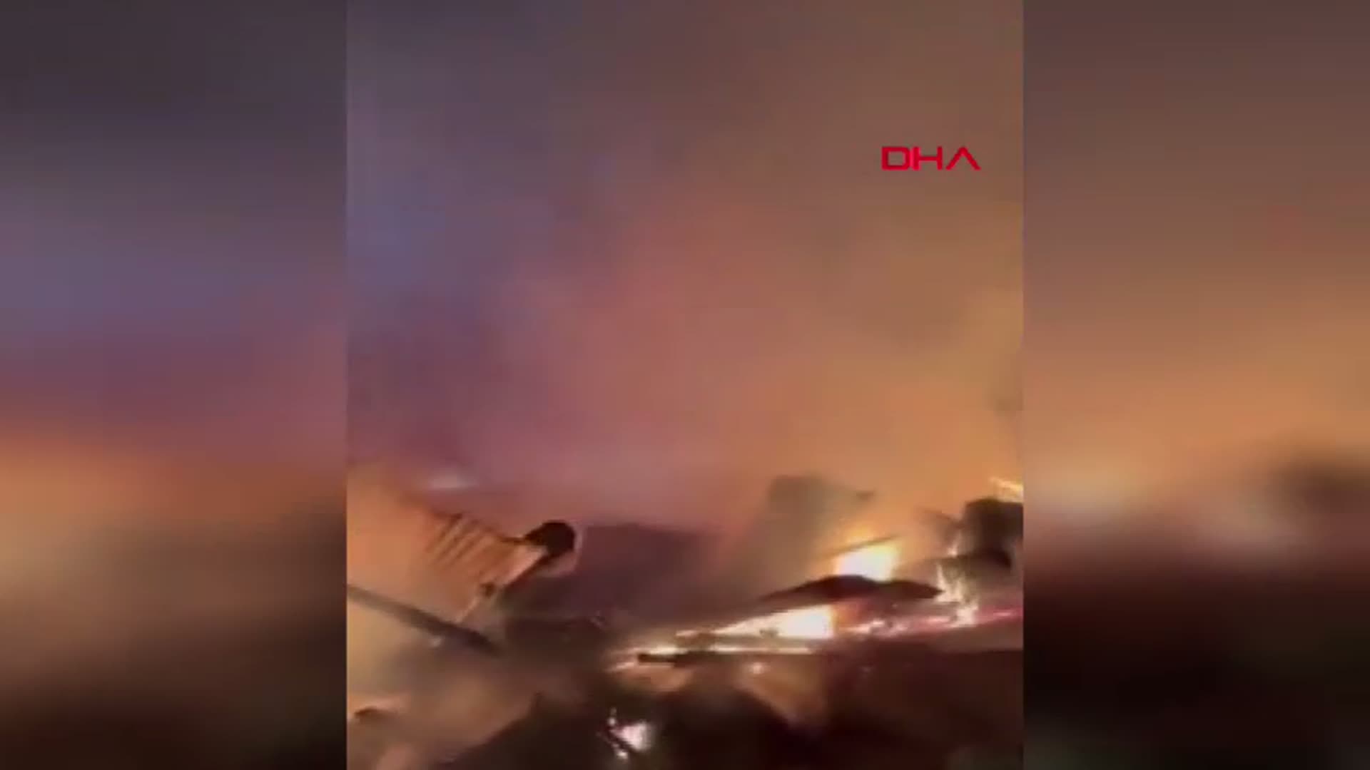Bolu'da Yıldırım Düşmesi Sonucu Ahırda Yangın Çıktı