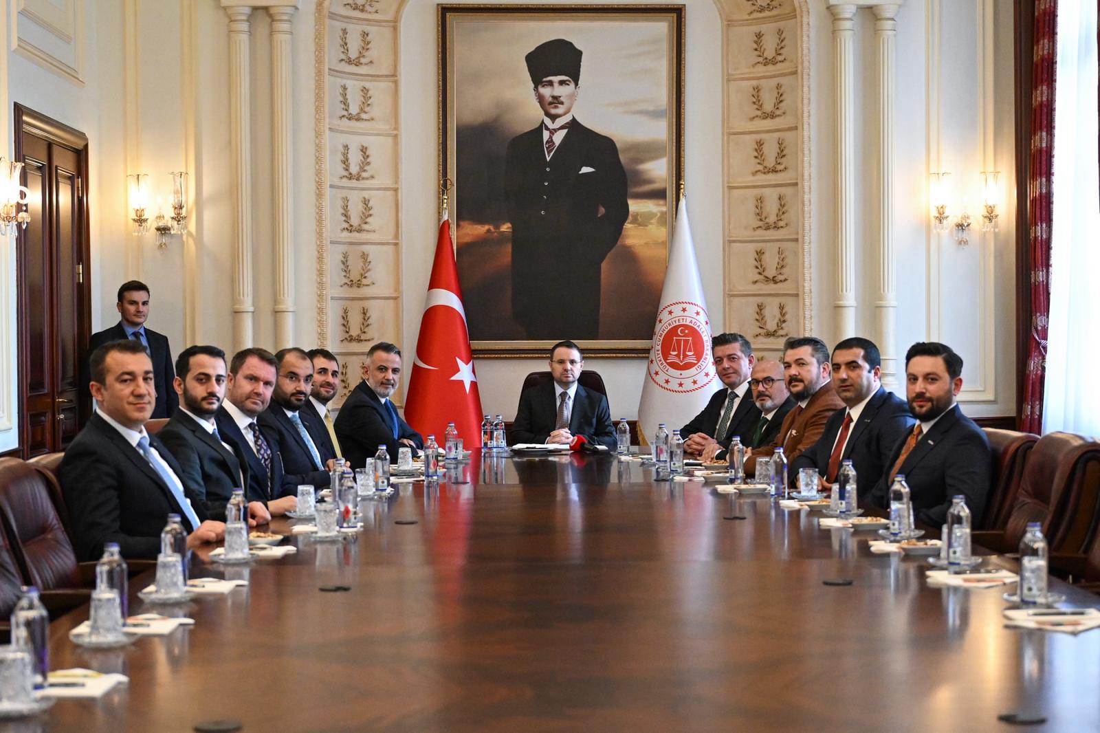 Bakan Gürlek'ten 12’nci Yargı Paketi Açıklaması: İş Dünyasına Destek Müjdesi