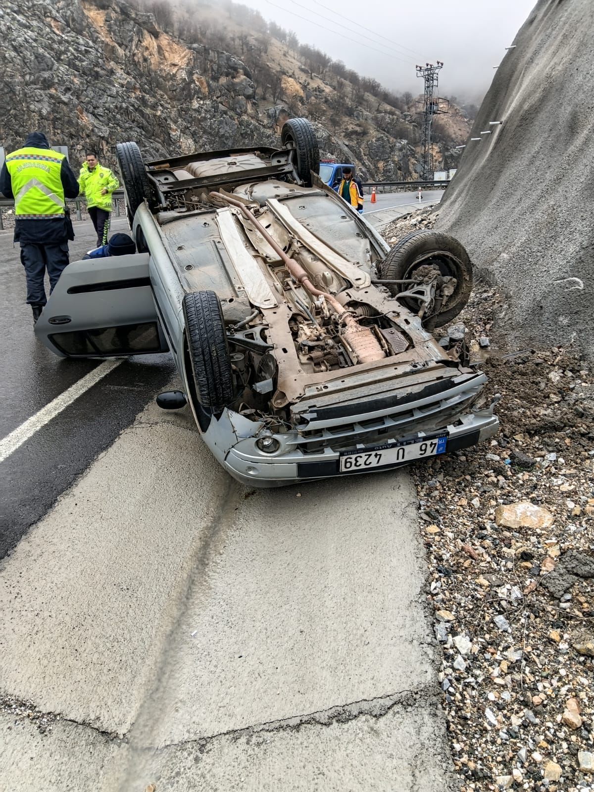Malatya'da Takla Atan Otomobilde 5 Yaralı