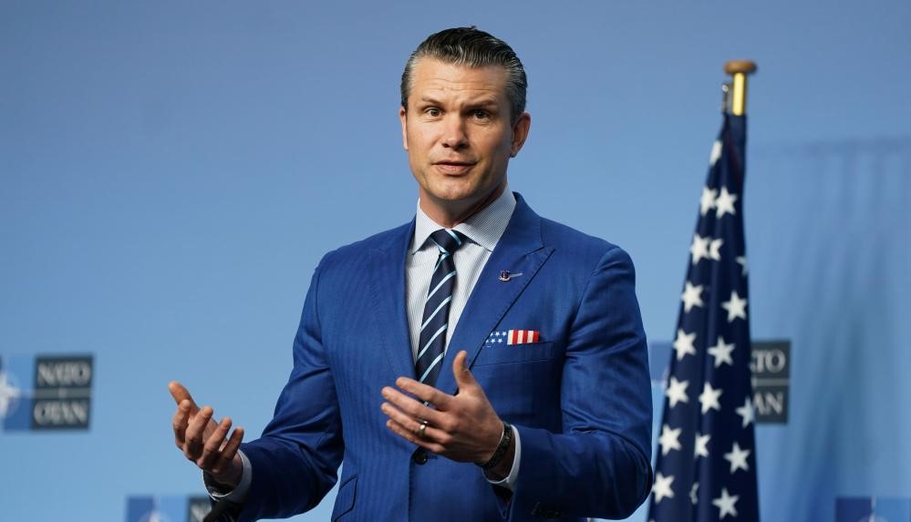 ABD Savunma Bakanı Hegseth, Askeri Personelin Silah Taşıma Yasağını Kaldırdı