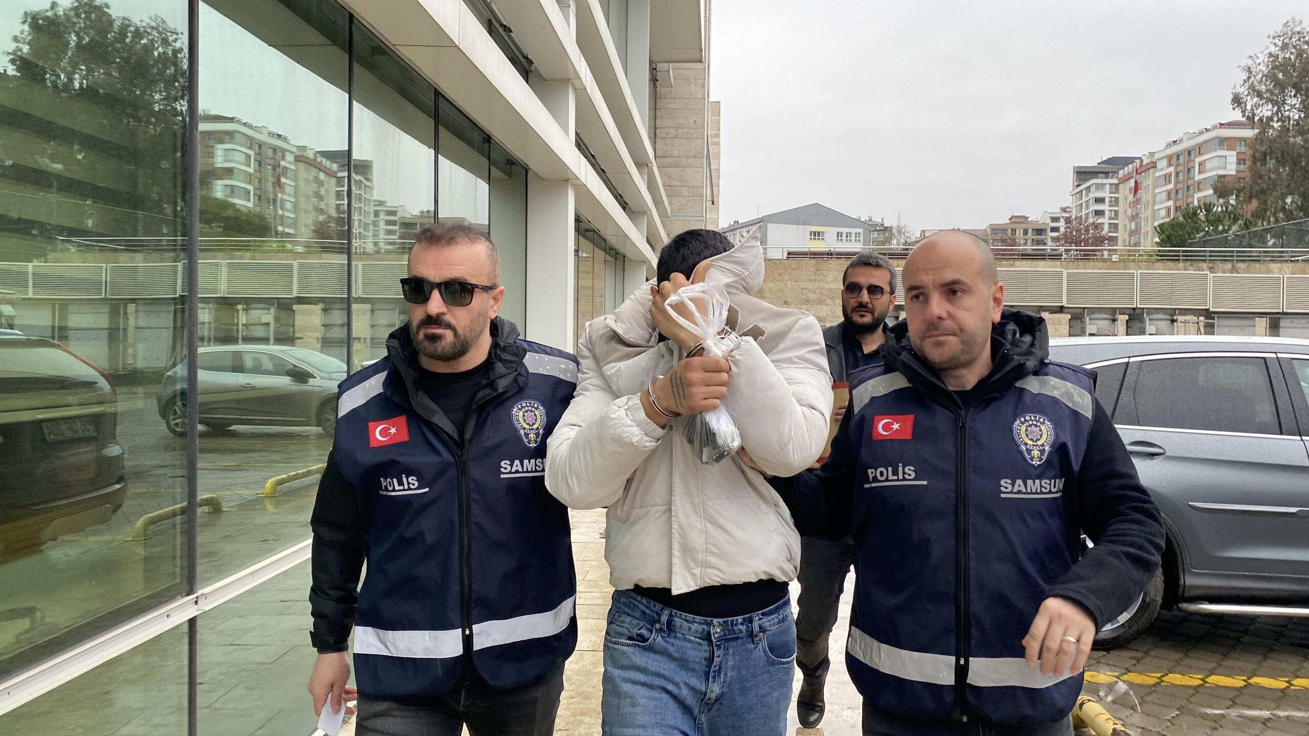 Yüzündeki Dövmeleriyle Yakayı Ele Verdi: Cinsel Saldırı Şüphesi