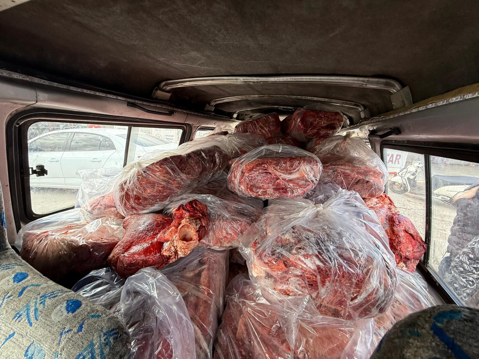 Nizip'te Uygunsuz Koşullarda Taşınan 1,6 Ton Sakatat İmha Edildi