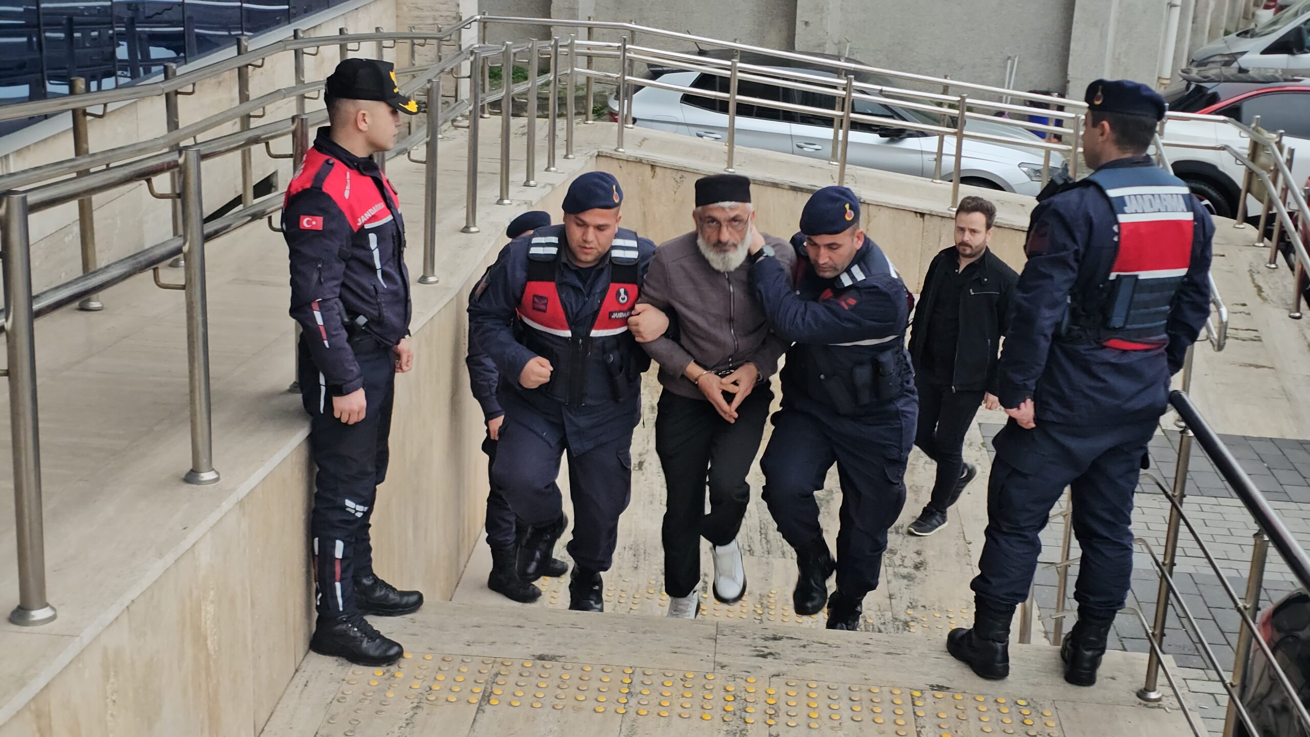 Eşini ve Kayınvalidesini Öldüren Yusuf Ündeş’in Oğulları: "Bizi Sürekli Evden Atıyordu"