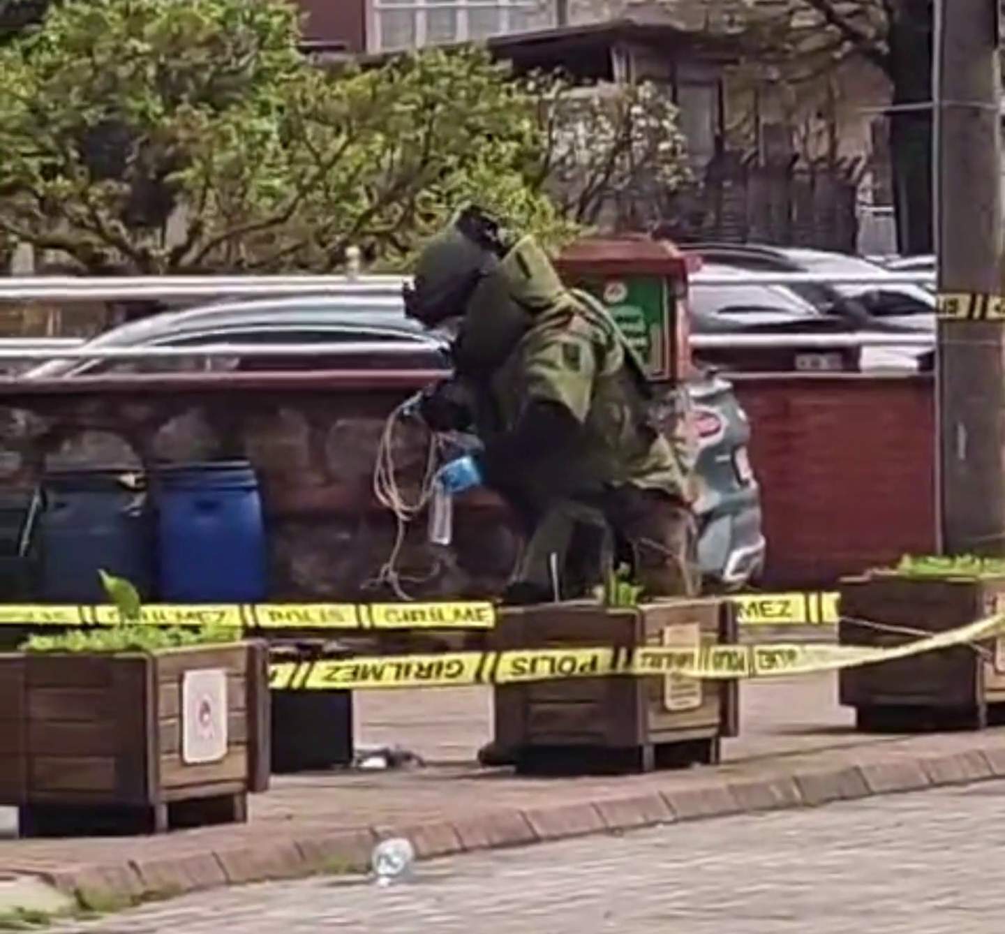 Bomba Tehdidi: Gözaltına Alınan Şüpheli ve Patlatılan Çanta