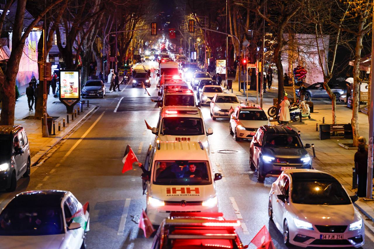 İstanbul'da Yüzlerce Araçla Gazze'ye Destek Konvoyu Düzenlendi