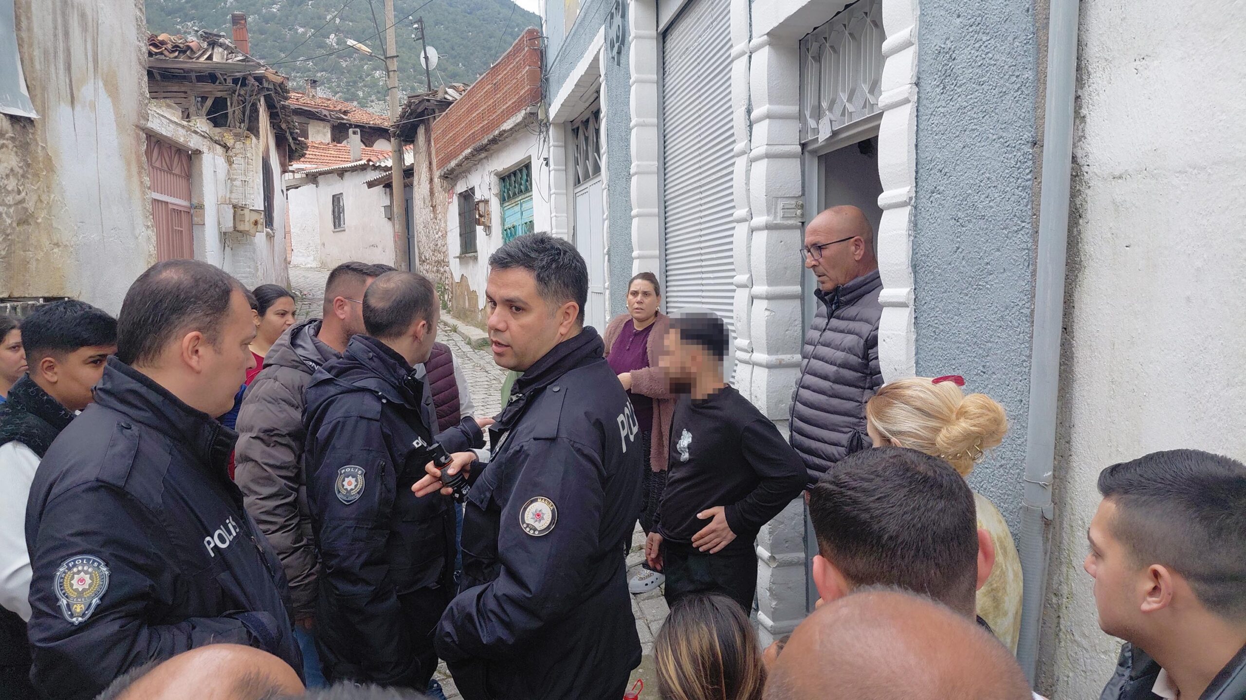 Kırkağaç'ta Bıçaklama Olayı: Eski Eşin Sorunu Kanlı Bitti