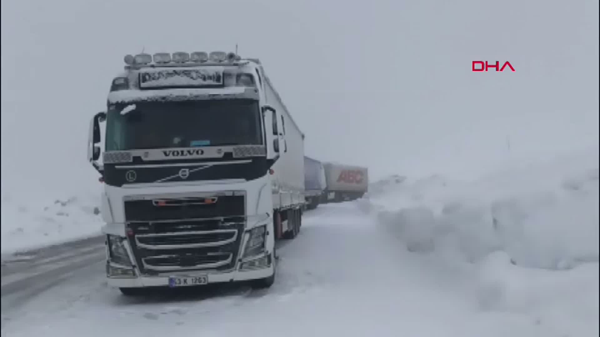 Ilgar Dağı Geçidi'nde Kar ve Buzlanma Nedeniyle Ulaşım Zorlaştı