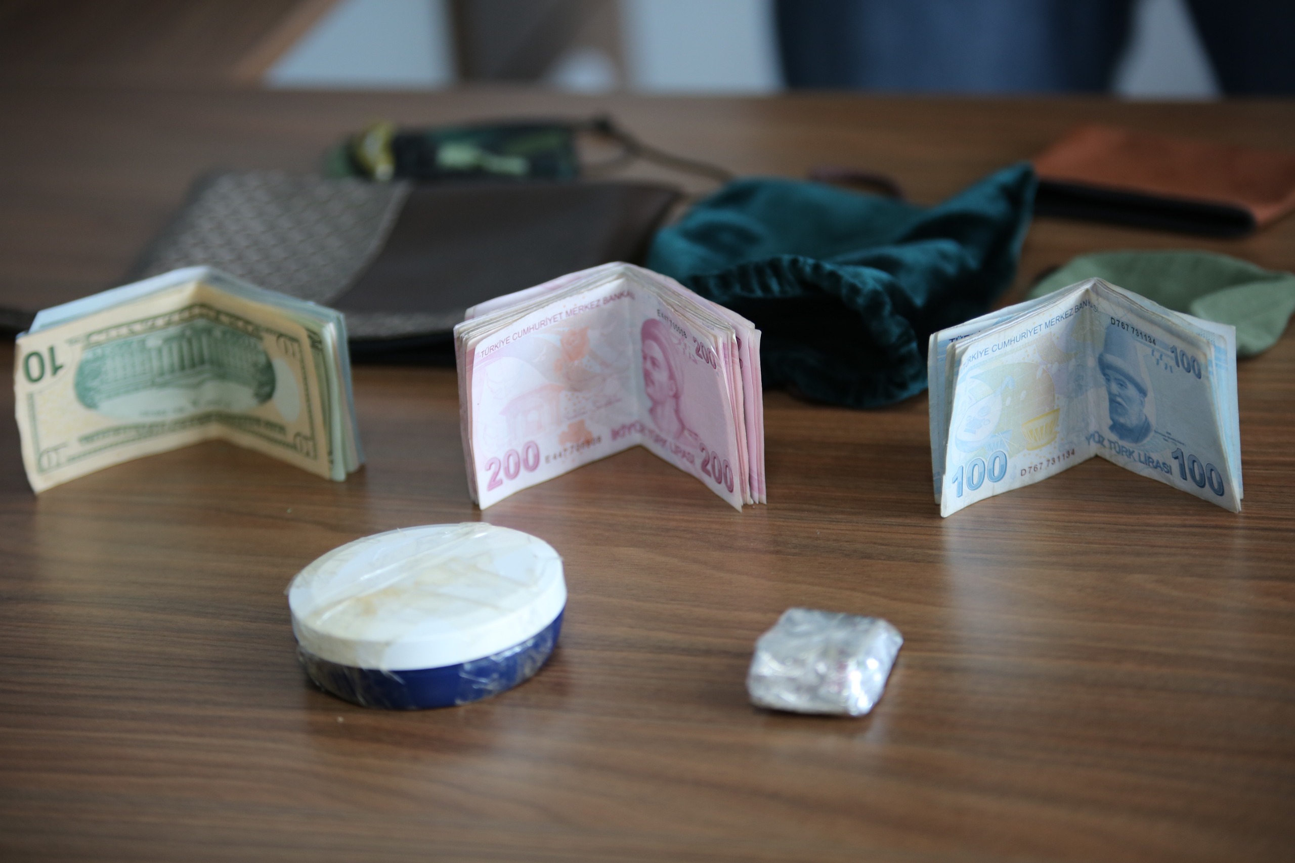 Belediye Otobüsünde Unutulan 600 Bin Liralık Altın Çanta Sahibine Ulaştırıldı