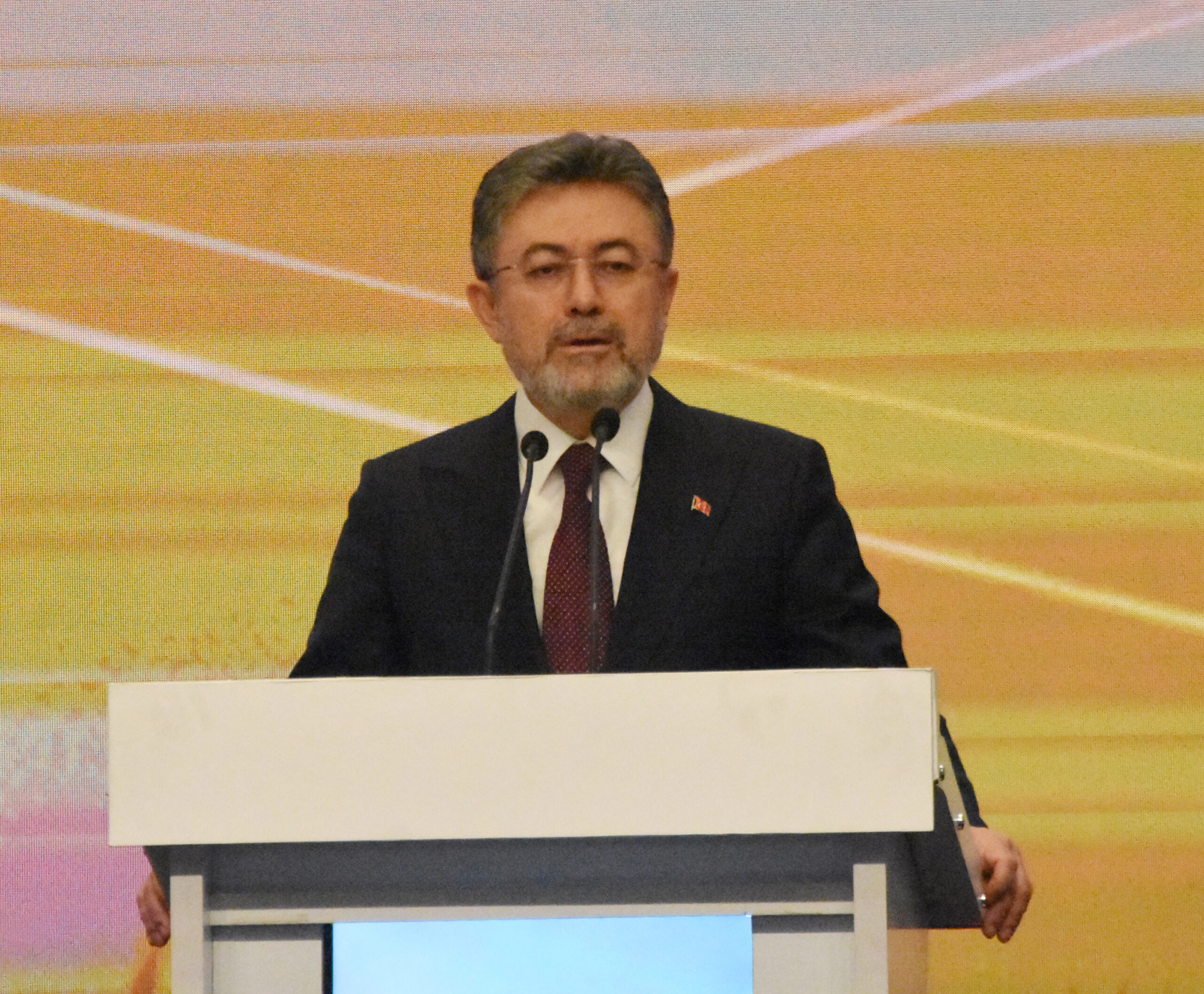 Bakan Yumaklı: Türkiye'de Gübre Krizi Söz Konusu Değil