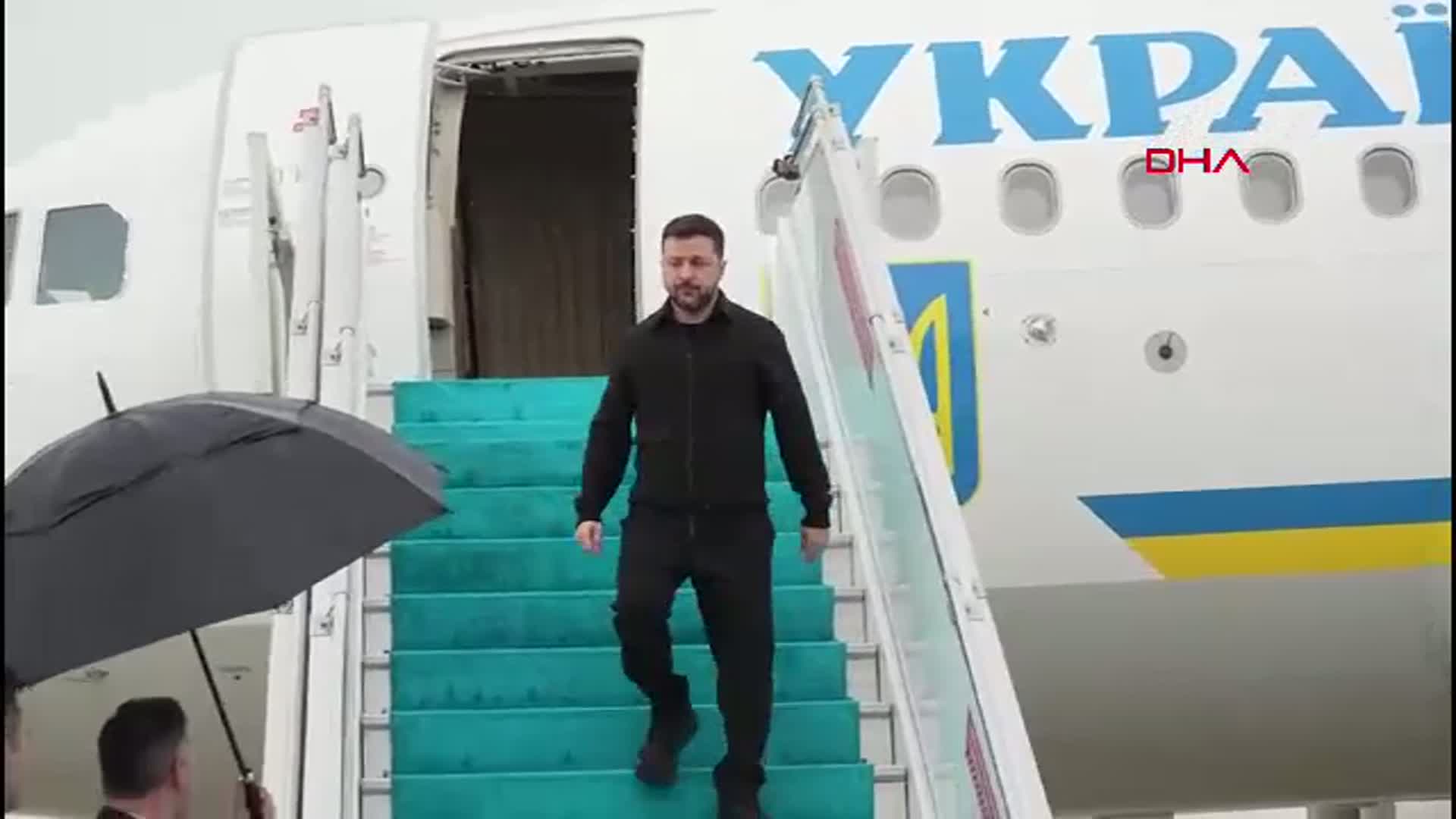 Ukrayna Devlet Başkanı Zelenskiy İstanbul'a Çıkarma Yaptı