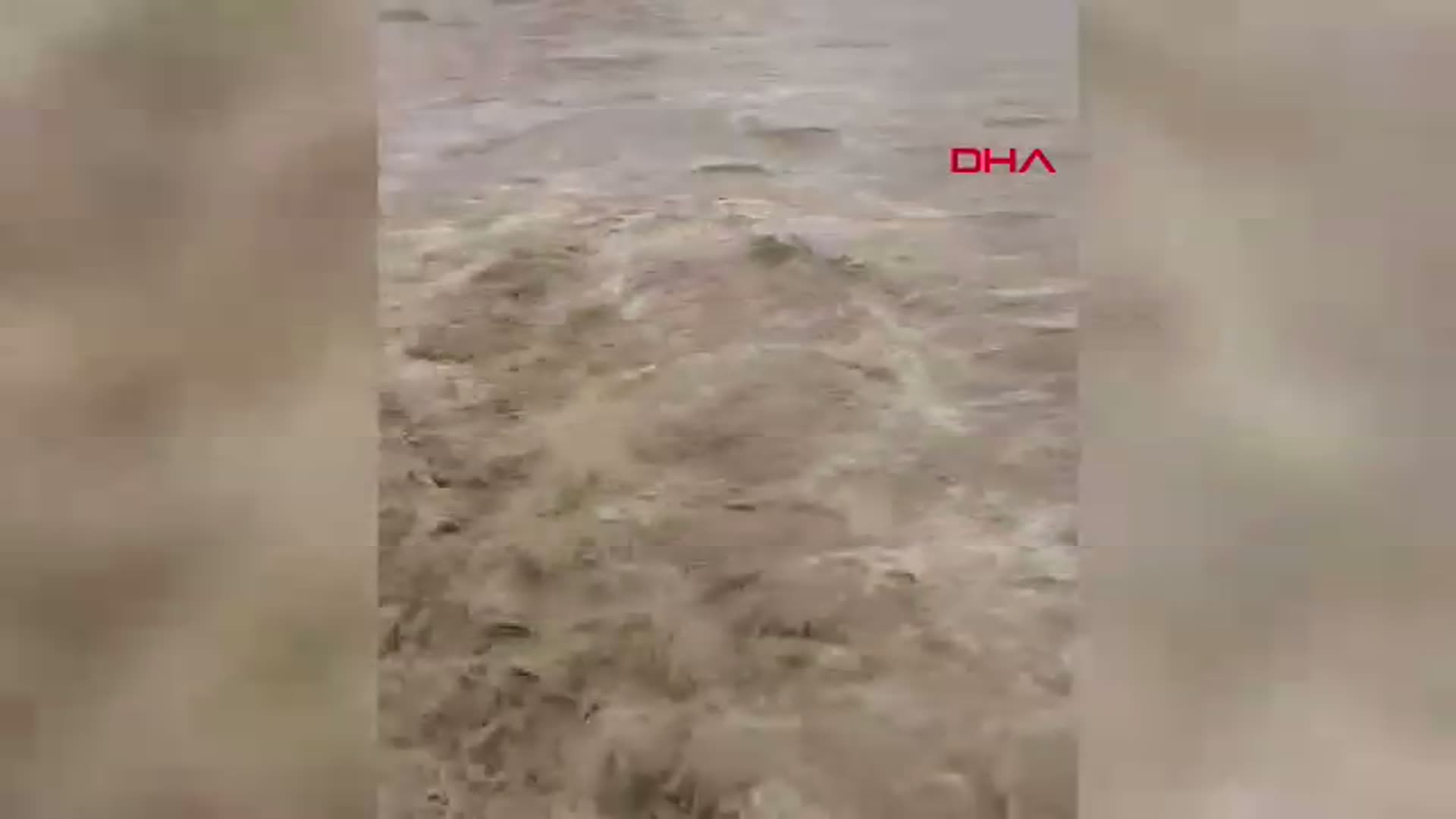 Aydın'da Şiddetli Yağışlar Sonucu İstinat Duvarı Çöktü