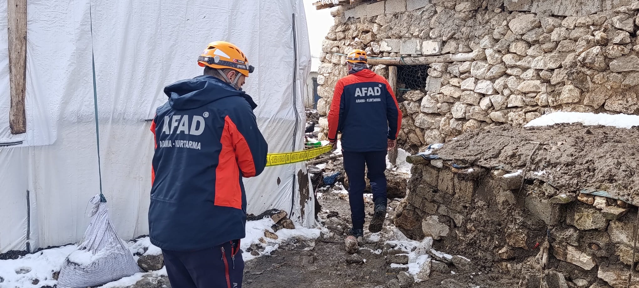 Van'da 5.2 Büyüklüğünde Deprem: AFAD Ekipleri Sahada