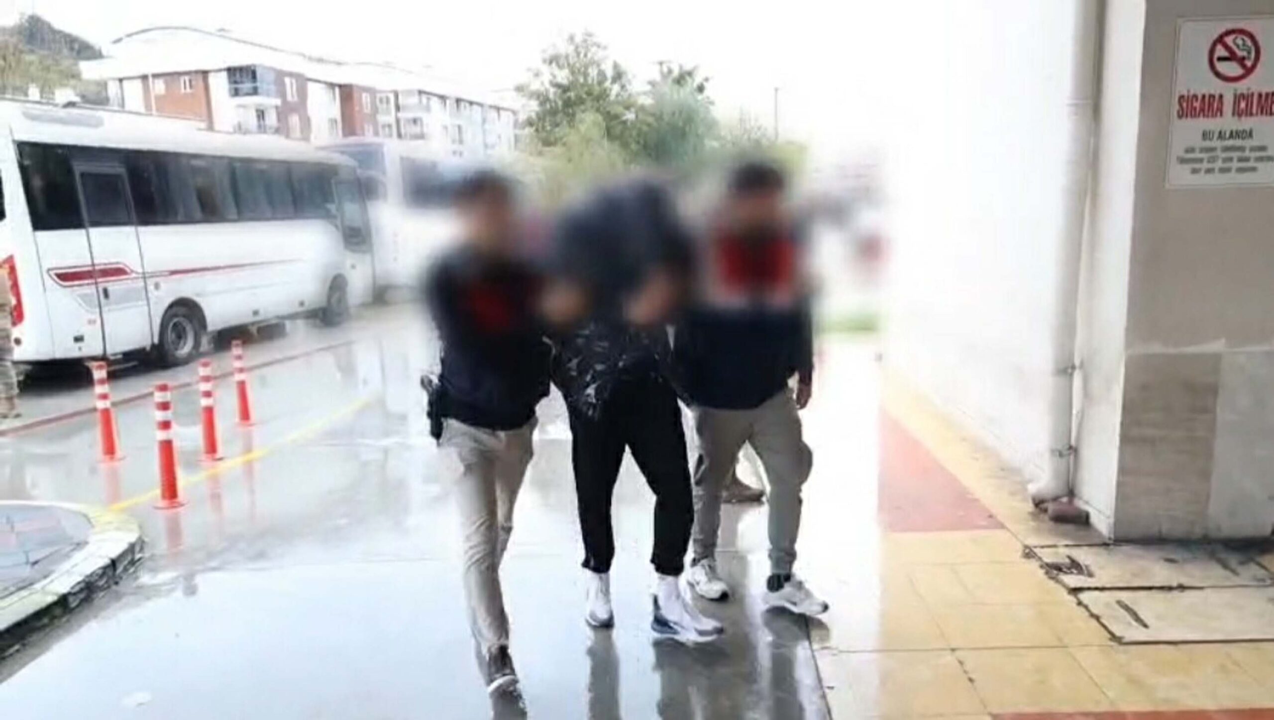 Kuşadası'nda Uyuşturucu Operasyonunda 25 Gözaltı