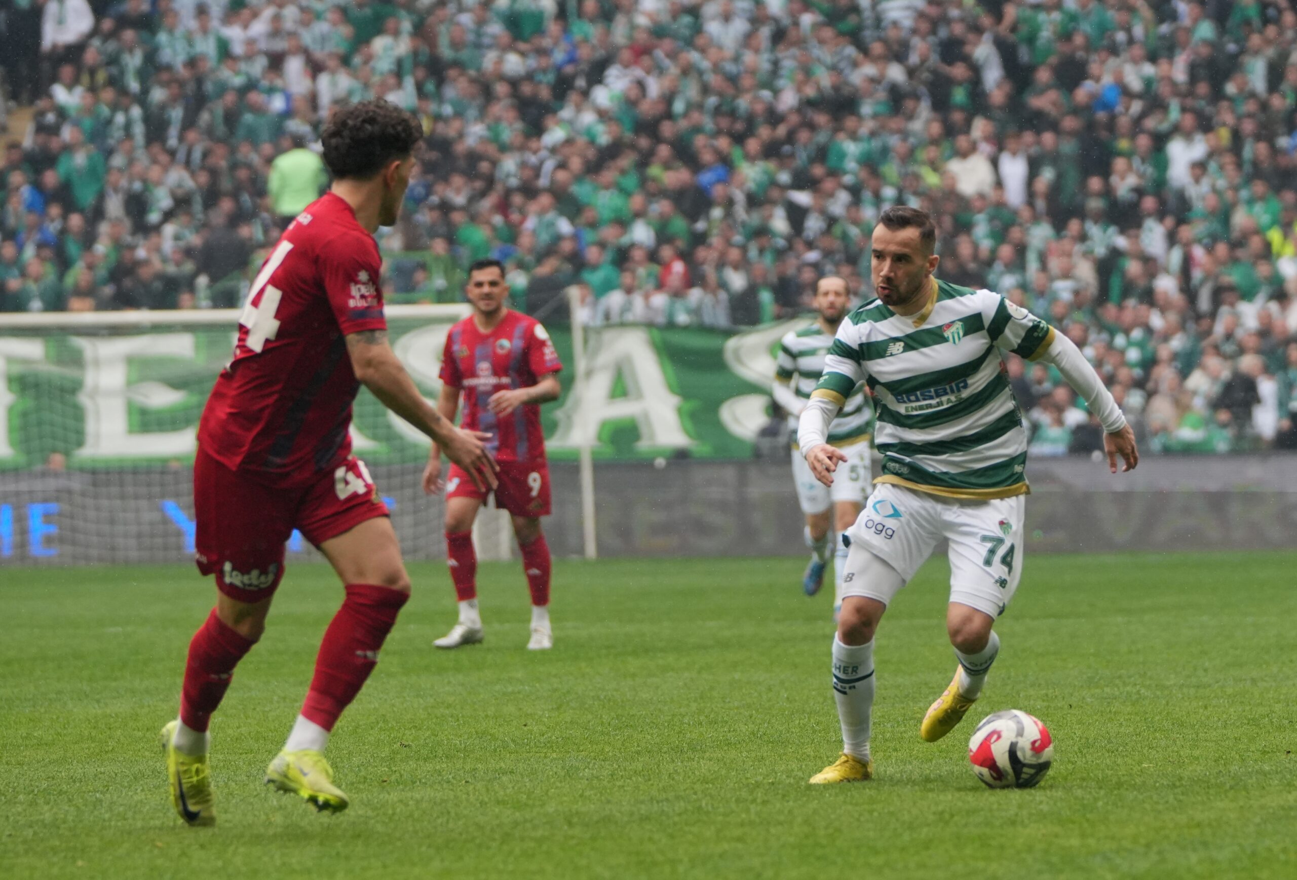 Bursaspor, Mardin 1969 Spor'u 2-0 Geçerek Liderliğini Sürdürdü