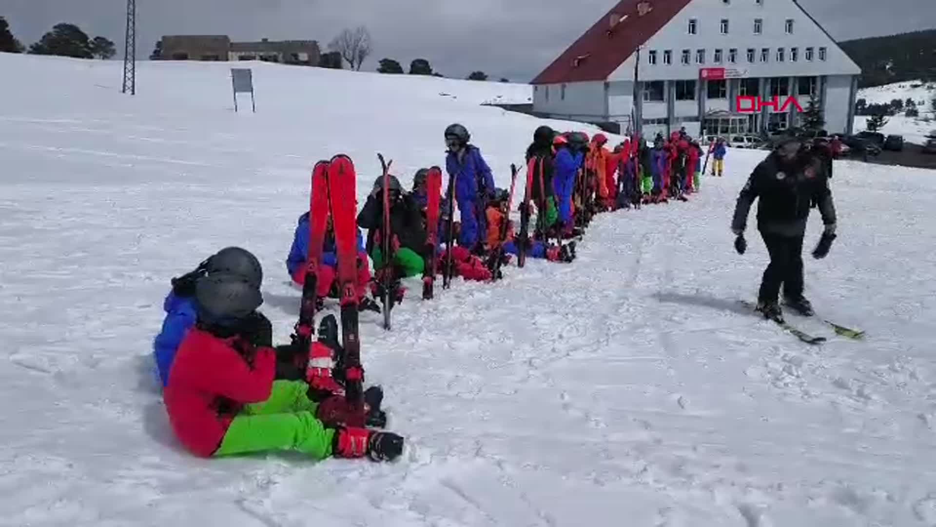 Kars'ta 2 Bin Çocuk Kayakla Tanıştı