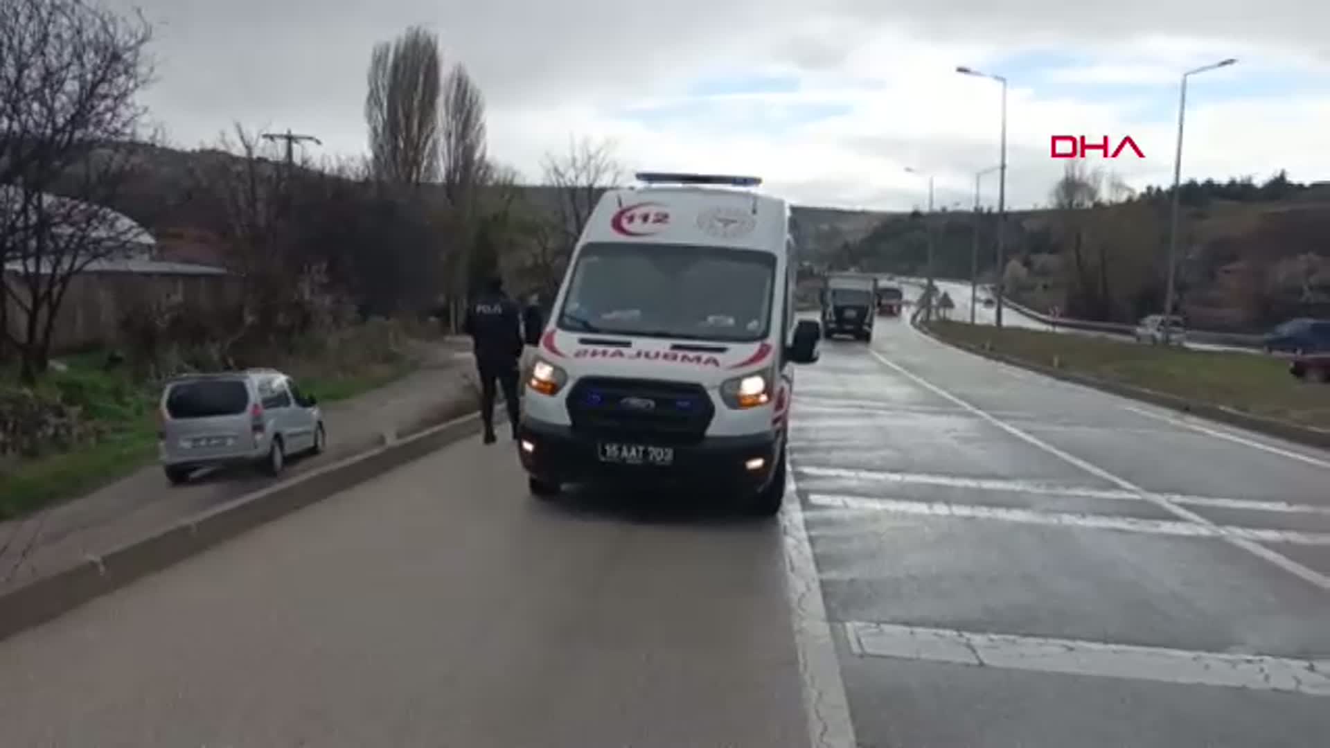Burdur'da Yağmurun Etkisiyle Refüje Çıkan Araçta Sürücü Yaralandı