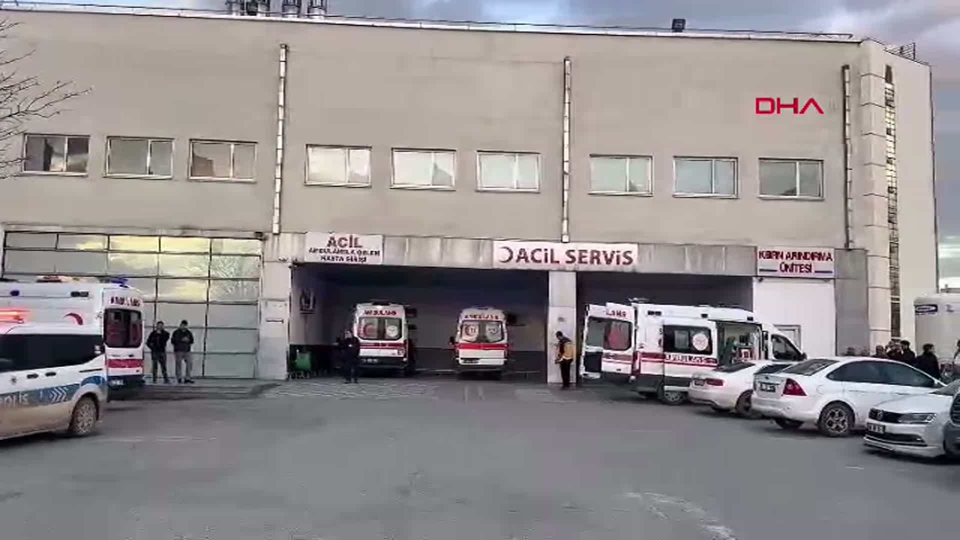 Malatya'da Akraba Gruplar Arasında Bıçaklı Kavga: İki Kardeş Yaralandı