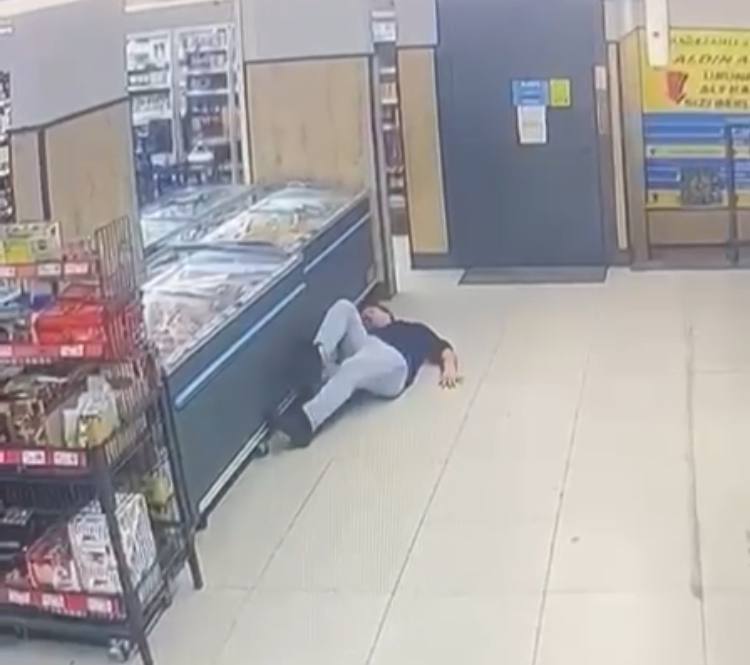 Küçükçekmece'de Market Çalışanına Saldırı: Şüpheliler Kaçtı
