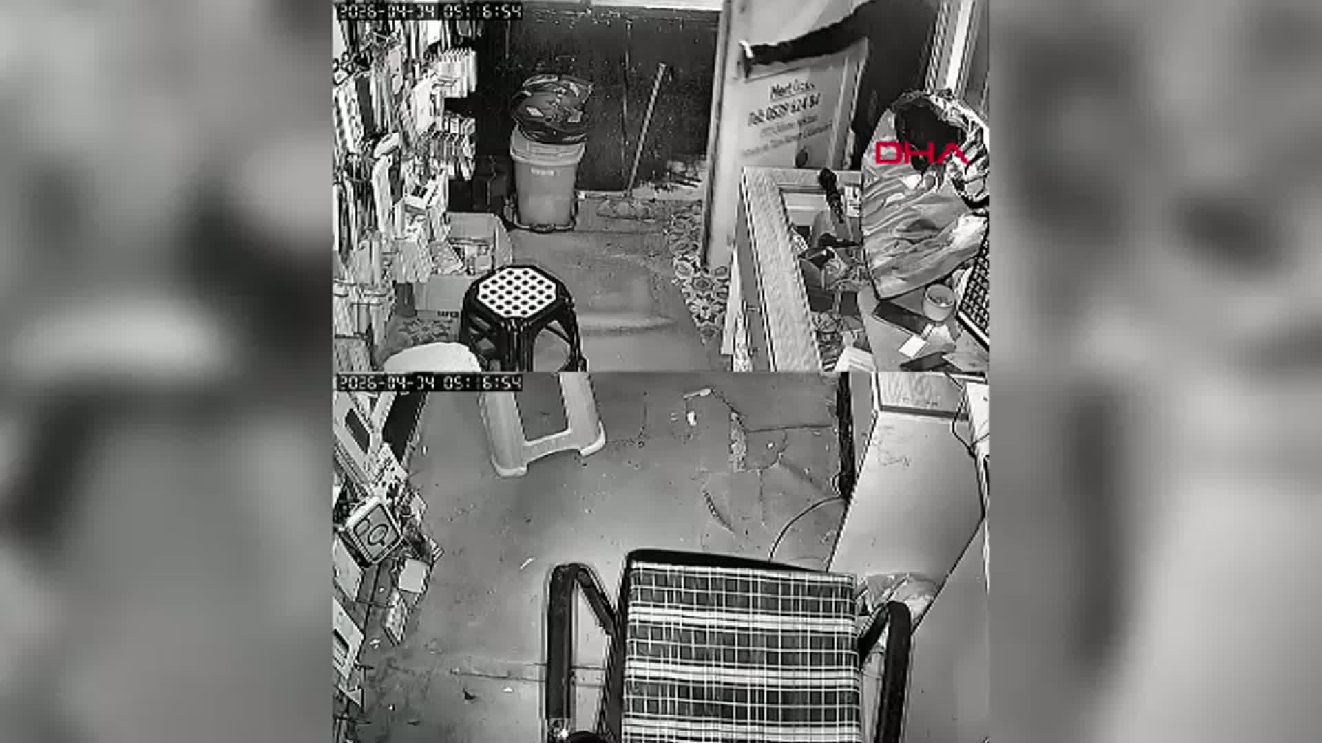 Hatay'da Kapüşonlu Şahıslar 150 Bin Liralık Telefon Çaldı