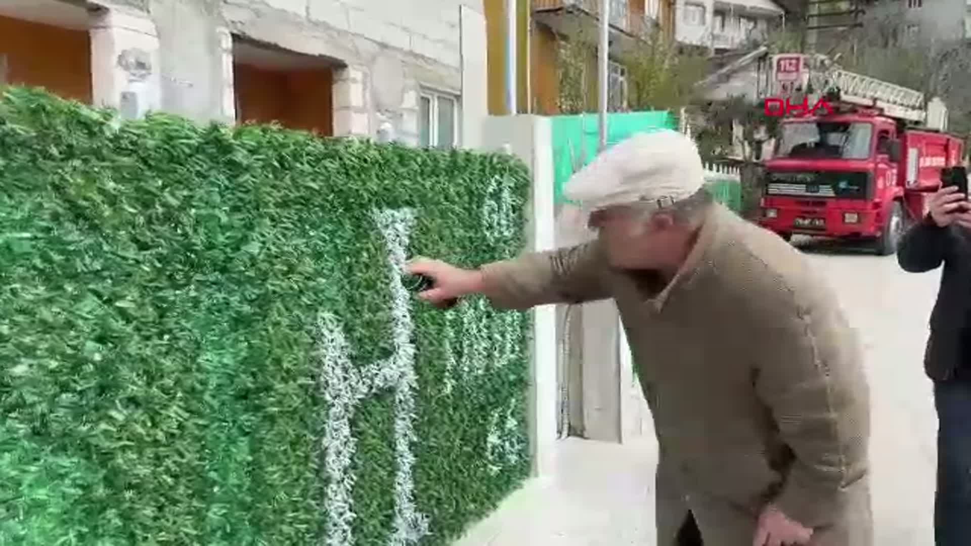 Karabük'te 'Ben Mesih'im' Diyen Vatandaş, Evinin Duvaklarını Yazılarla Doldurdu