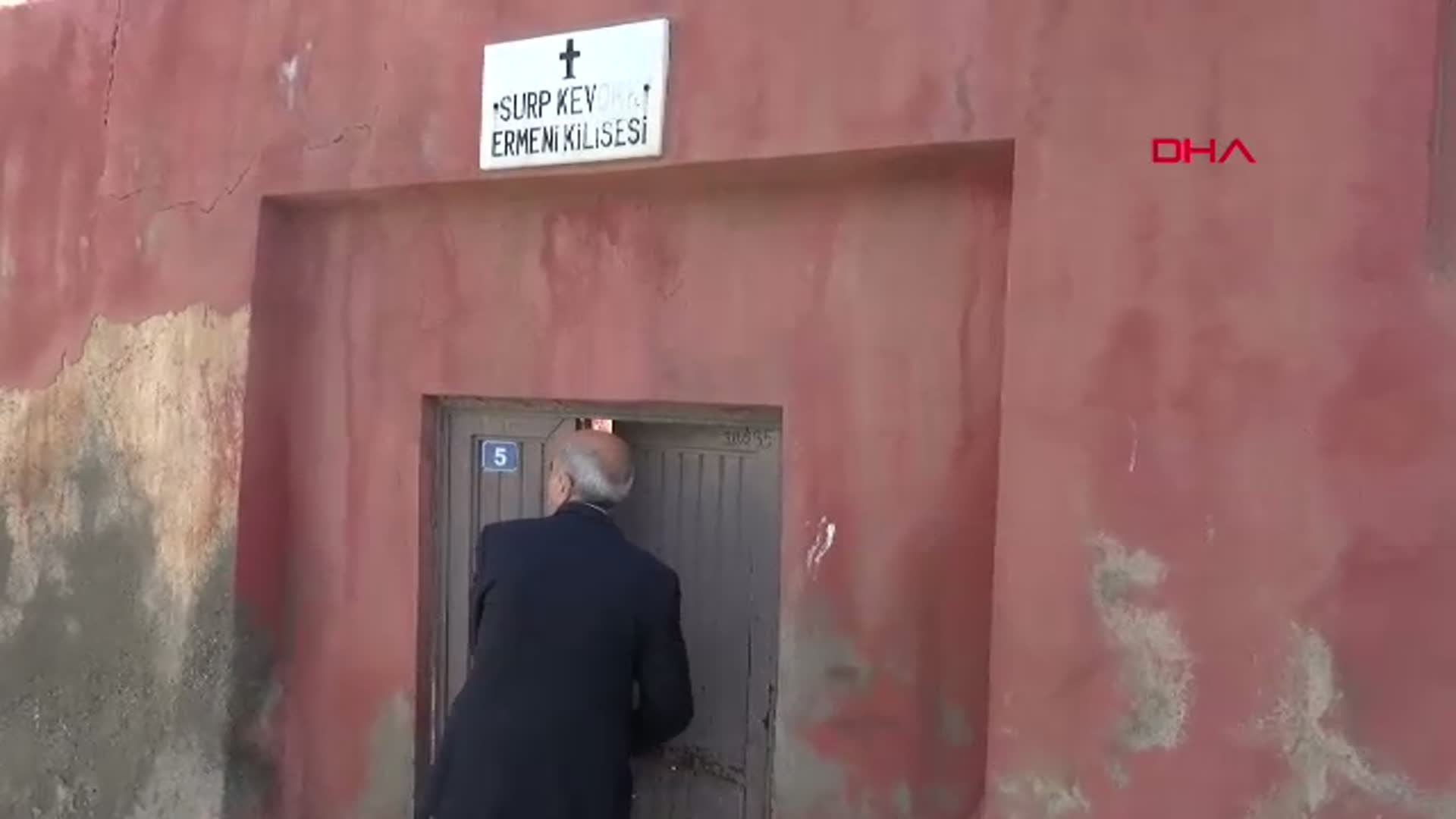 Derik'te 376 Yıllık Kilisede Paskalya Sevinci