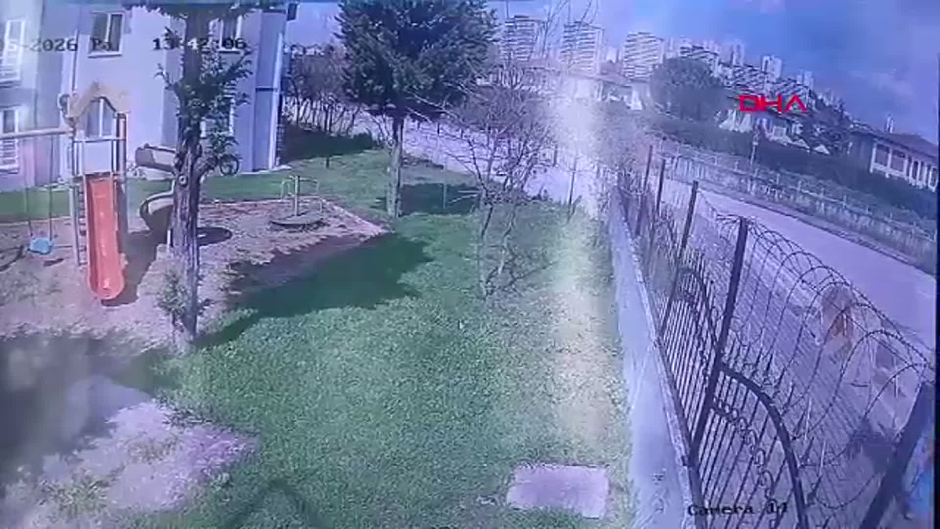 Kocaeli'deki Dereye Uçan Kamyonetin Sürücüsü Hayatını Kaybetti