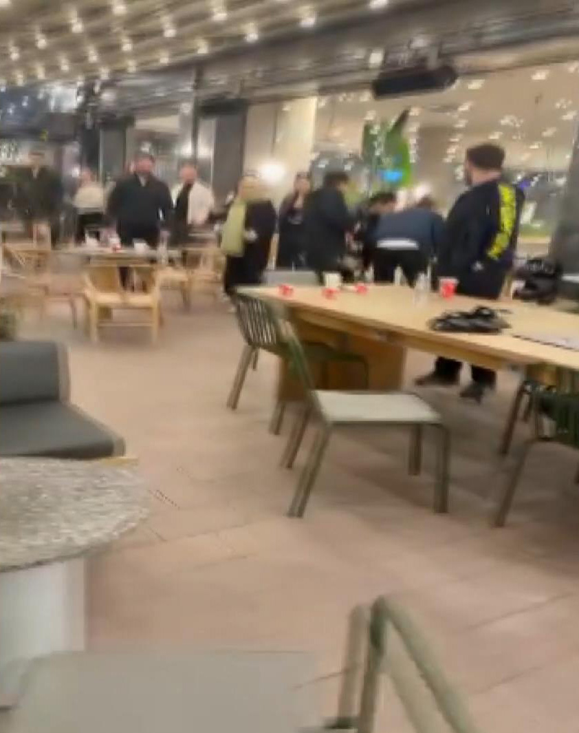 Başakşehir'de Kafede Silahlı Saldırı: 1 Kişi Yaralı