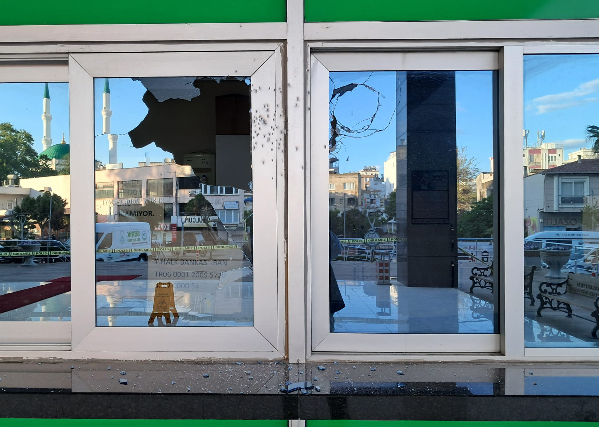 Serik Belediyesi'ne Saldırı: Şüpheli Gözaltında