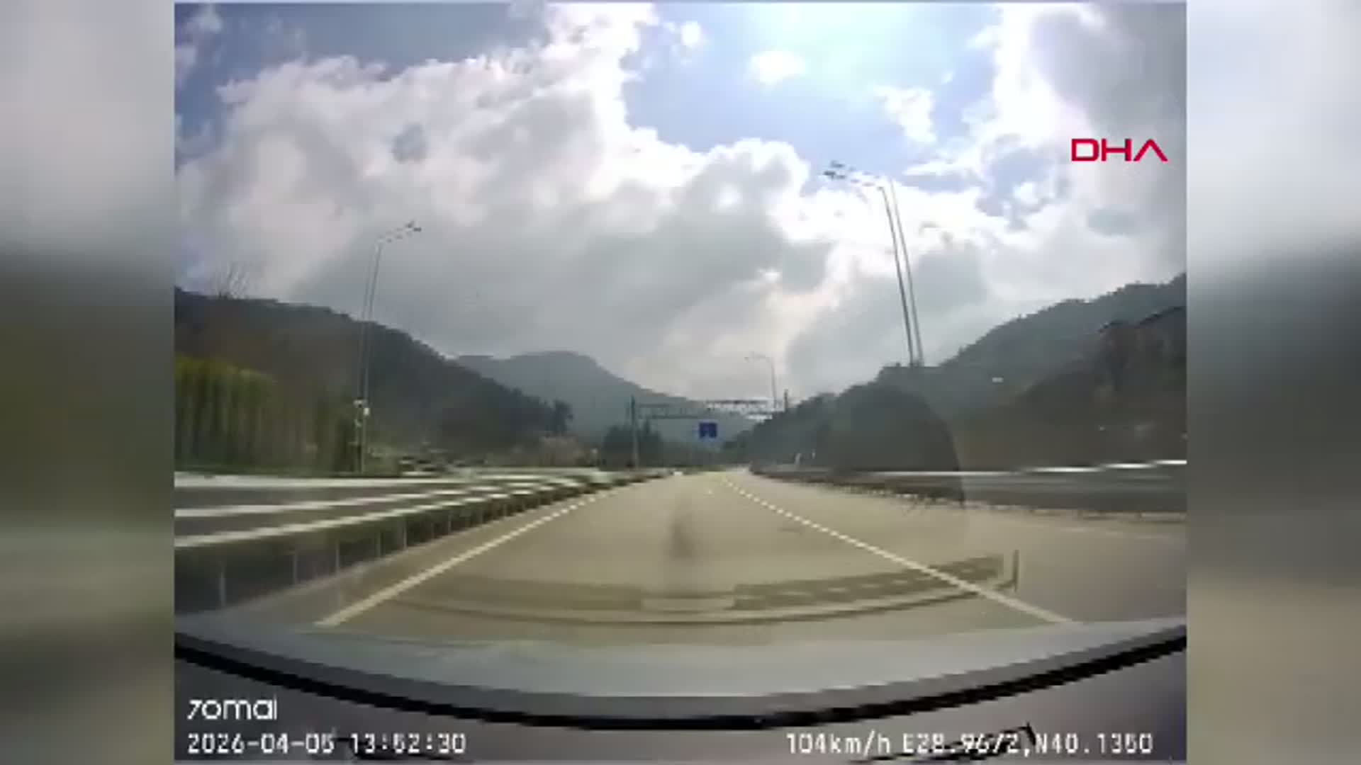 Bursa'da Ters Yönde İlerleyen Minibüs Trafiği Tehlikeye Soktu