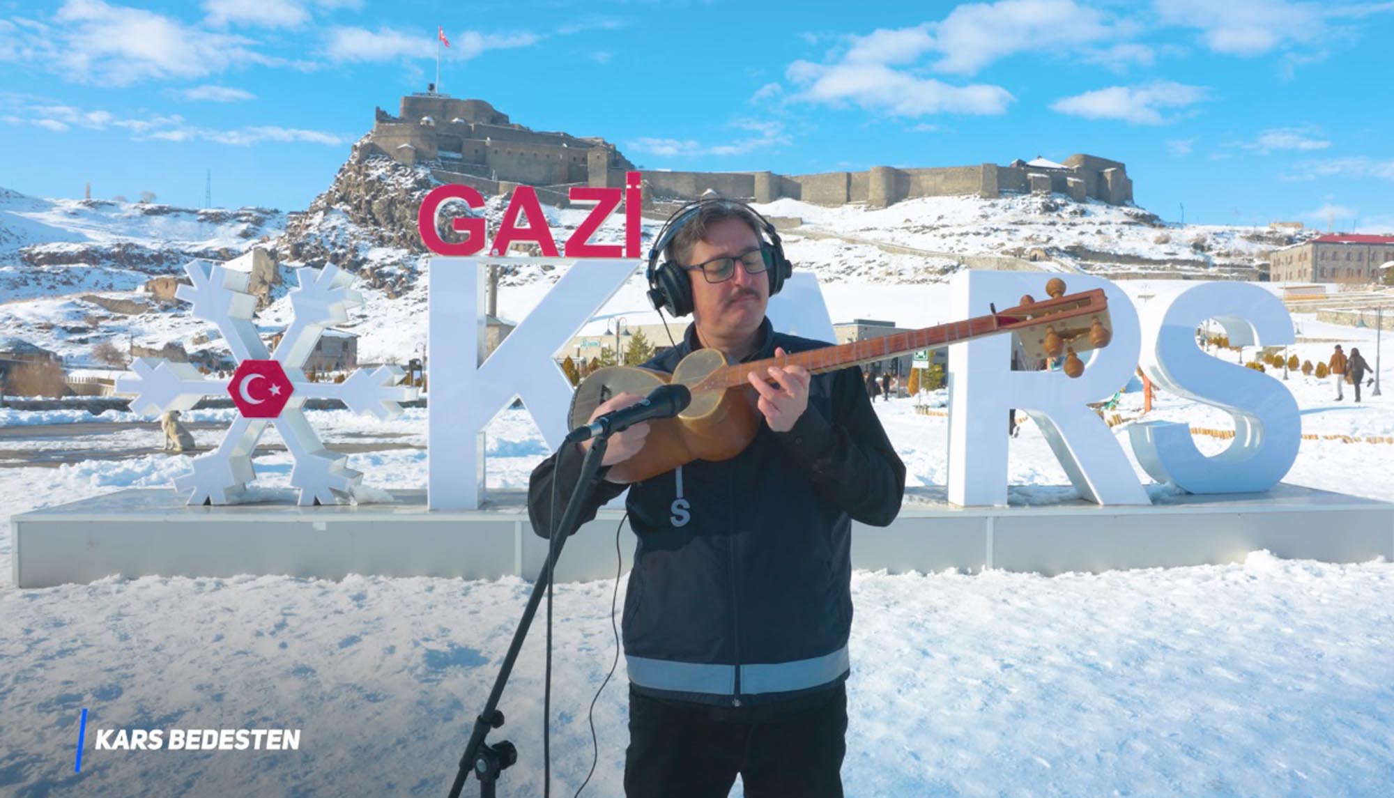 Kars Polisi Müzik ile Huzur Dağıttı