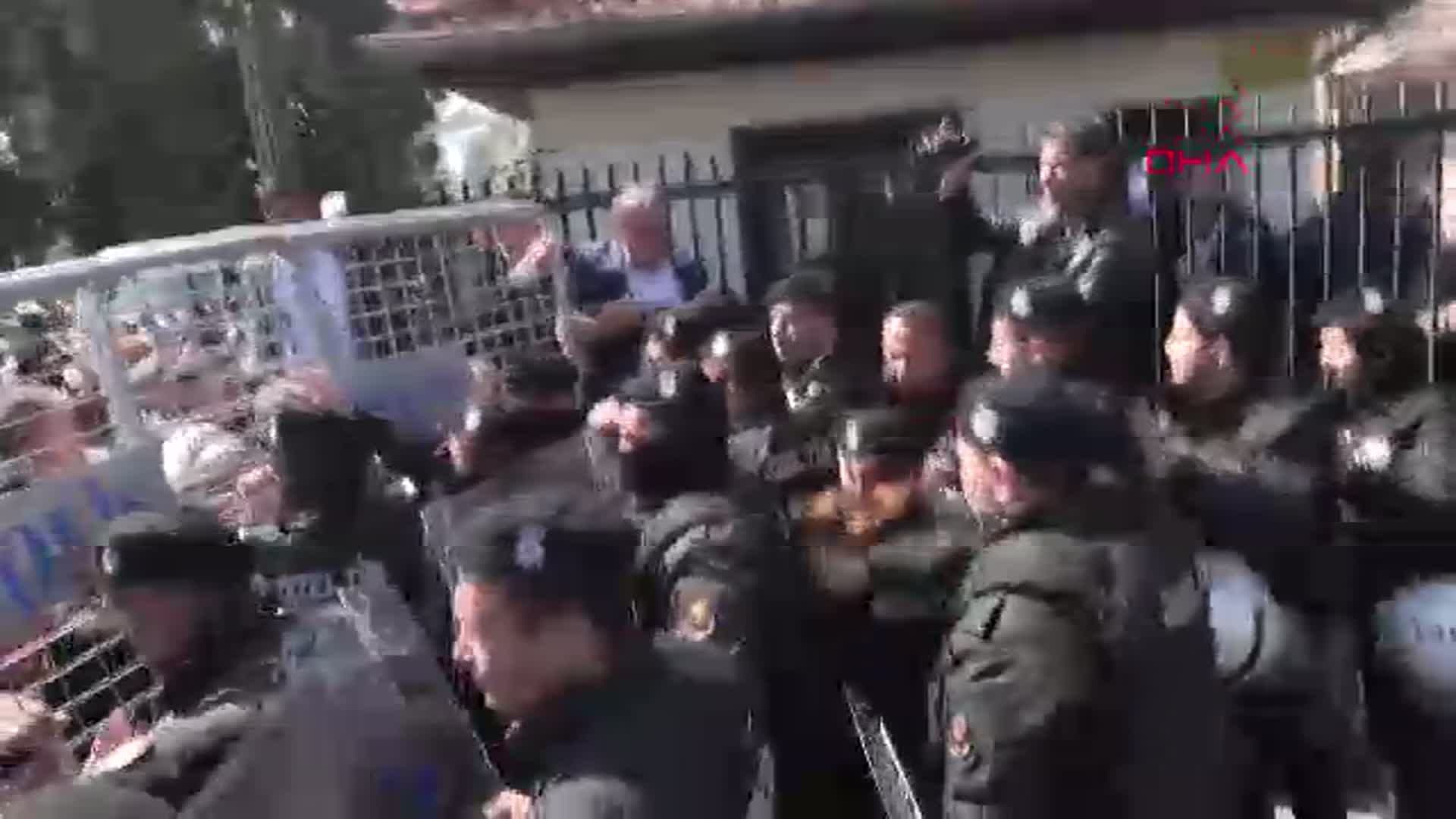 İzmir'de Eski DGM Binasında Tahliye Gerilimi