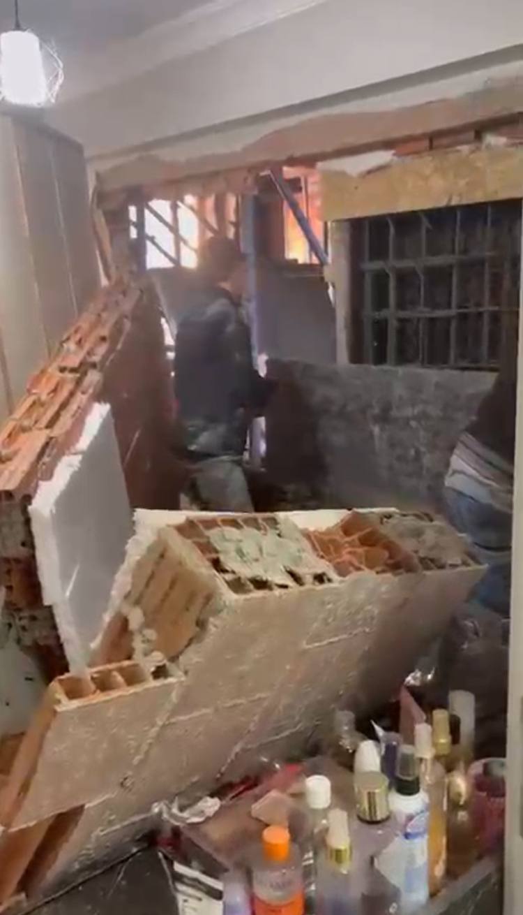 Zeytinburnu'nda İnşaat Kazası: Bina Duvarı Çöktü