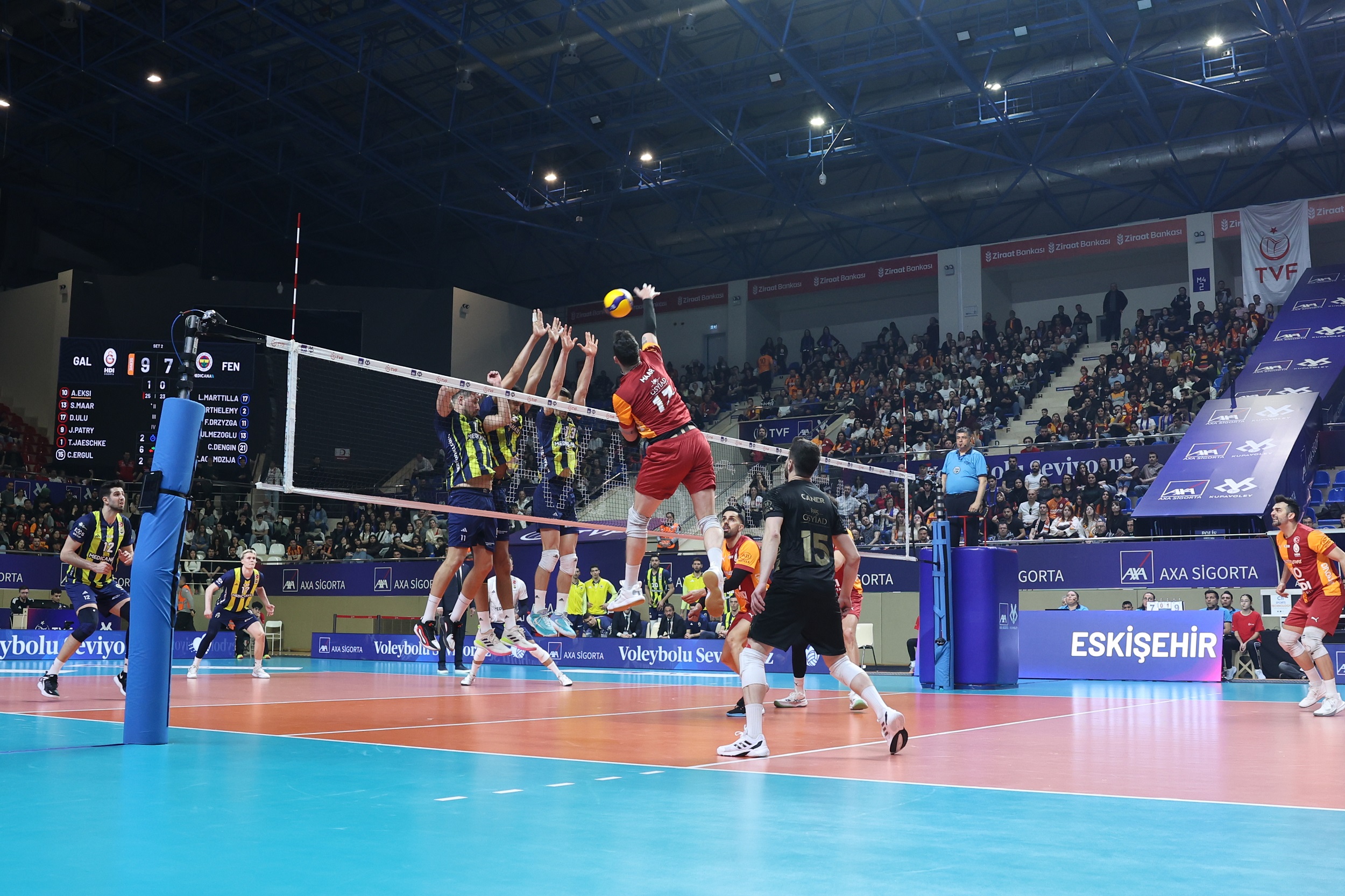 Galatasaray HDI Sigorta, Fenerbahçe Medicana'yı 3-1 Yenerek Finale Adını Yazdırdı
