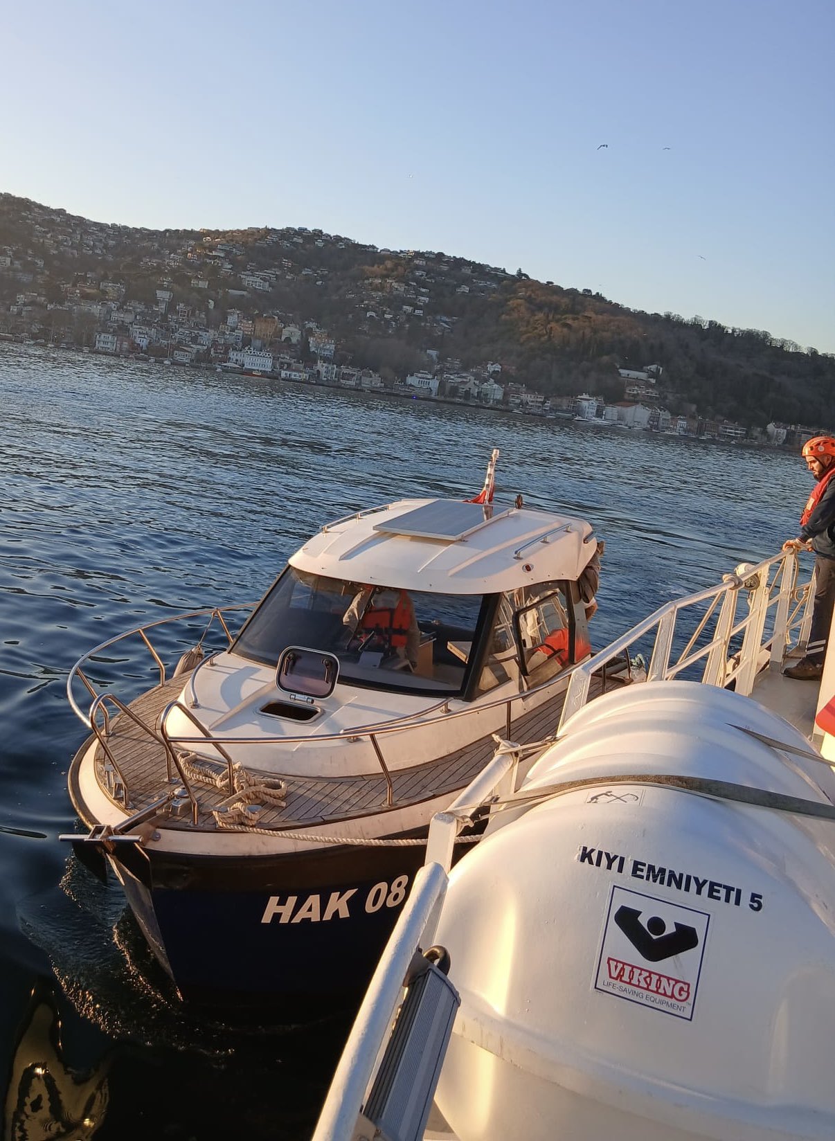 Sarıyer'de Sürüklenen Tekne Kurtarıldı