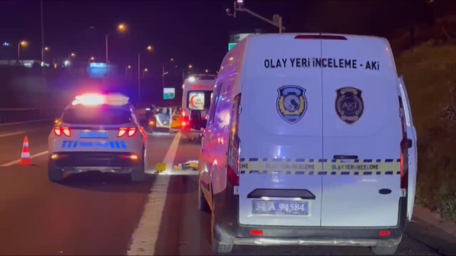 Sultanbeyli TEM Otoyolu'nda Taksi Çarpması: Bir Yaya Hayatını Kaybetti