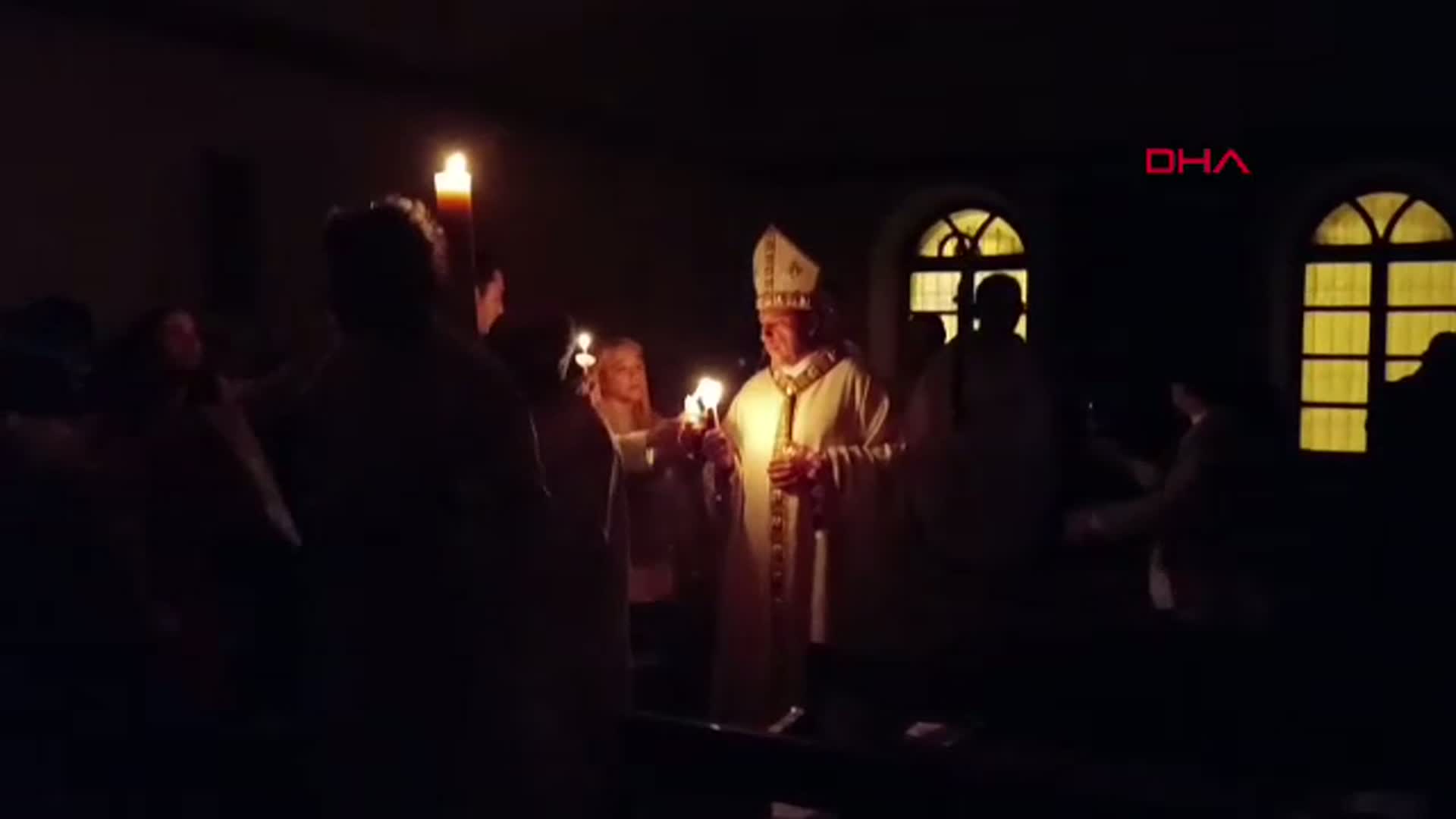 İskenderun'da Paskalya Coşkusu: Katolik Hristiyanlar Ayin Düzenledi