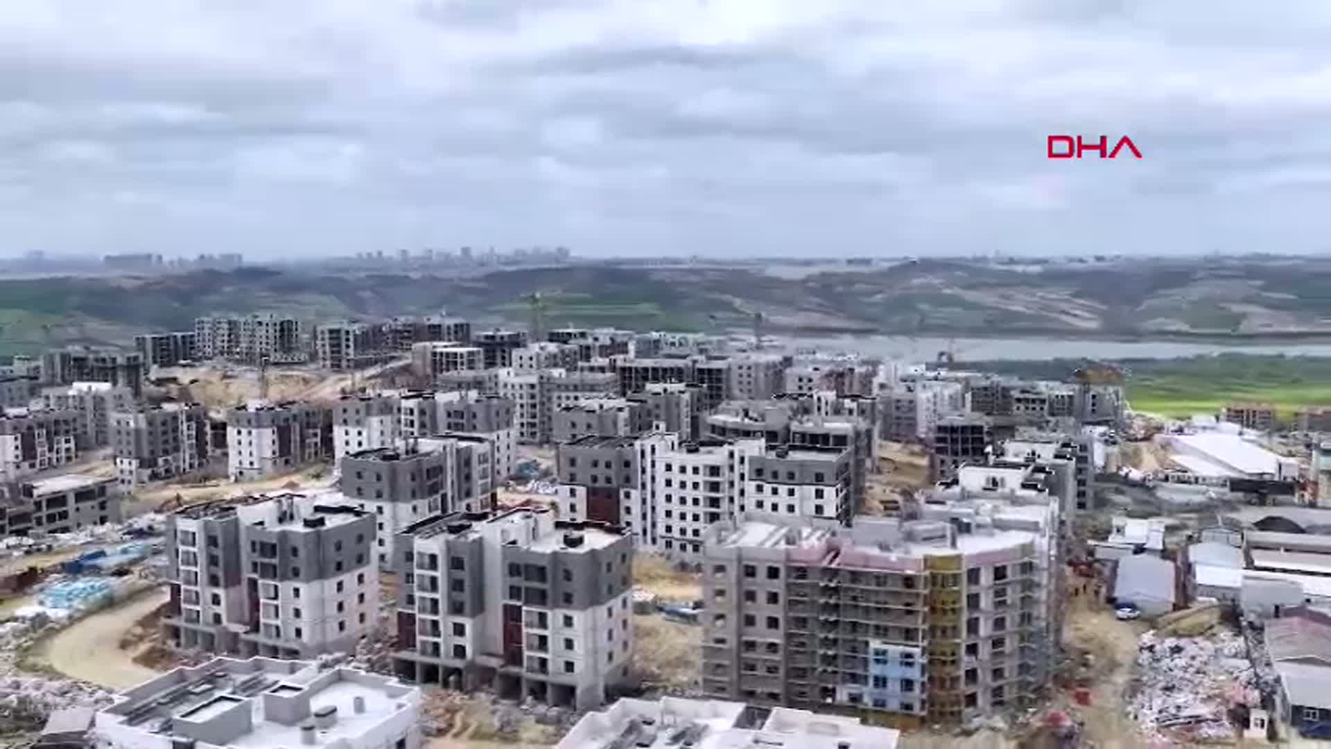 Bakan Kurum, Sazlıbosna'daki Sosyal Konut Projesi'ni Tanıttı