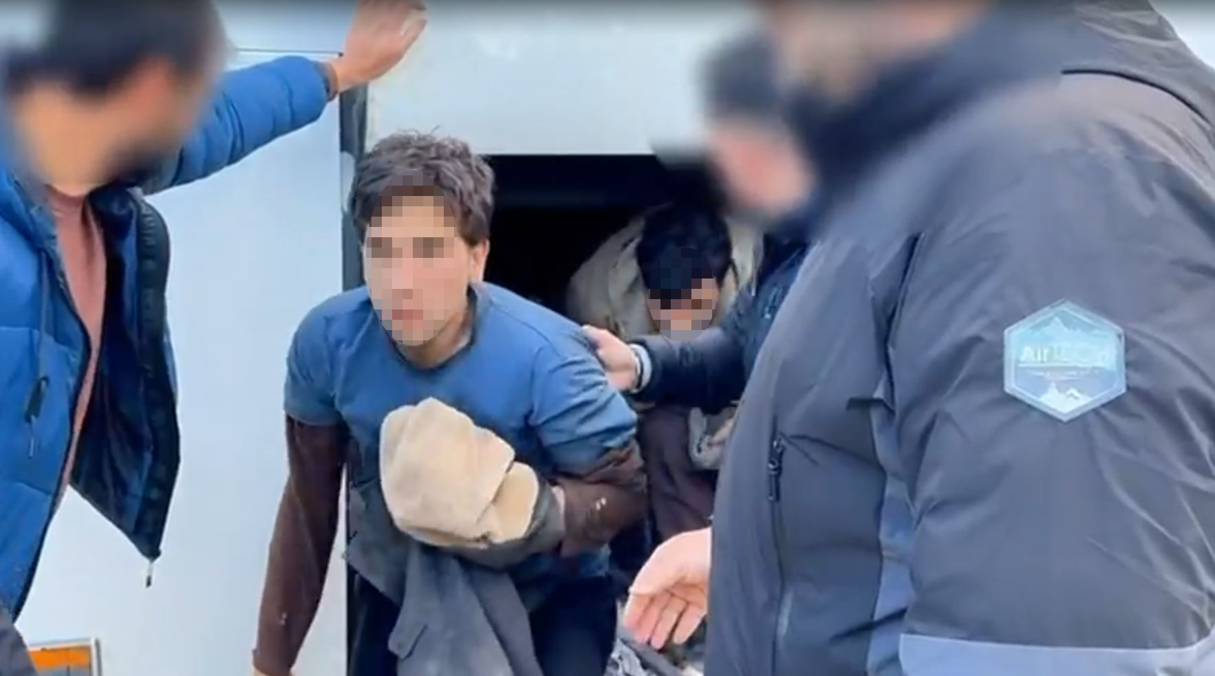 Yozgat'ta Yolcu Otobüsünde 53 Kaçak Göçmen Yakalandı: 6 Kişi Tutuklandı