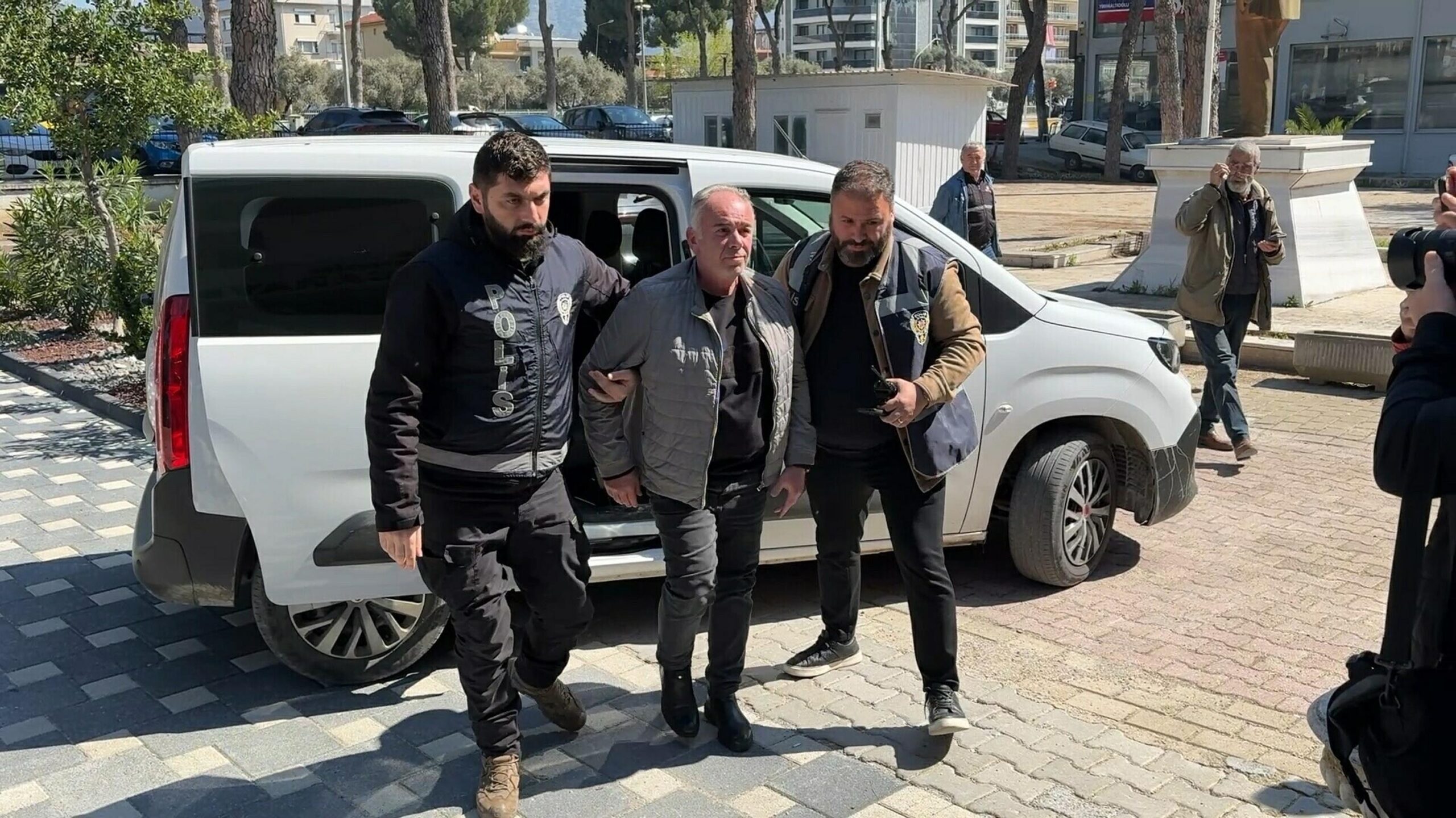 Germencik'te Silahlı Saldırı: Eski Belediye Başkanı Tutuklandı