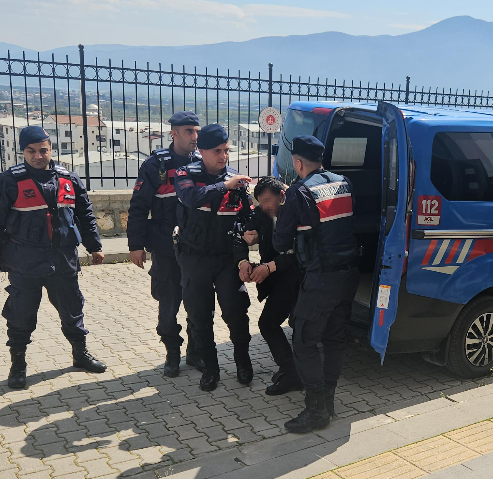 Bursa'da Sıcak Saatler: Babayı ve Oğlunu Vuran Şüpheli Adliyeye Sevk Edildi