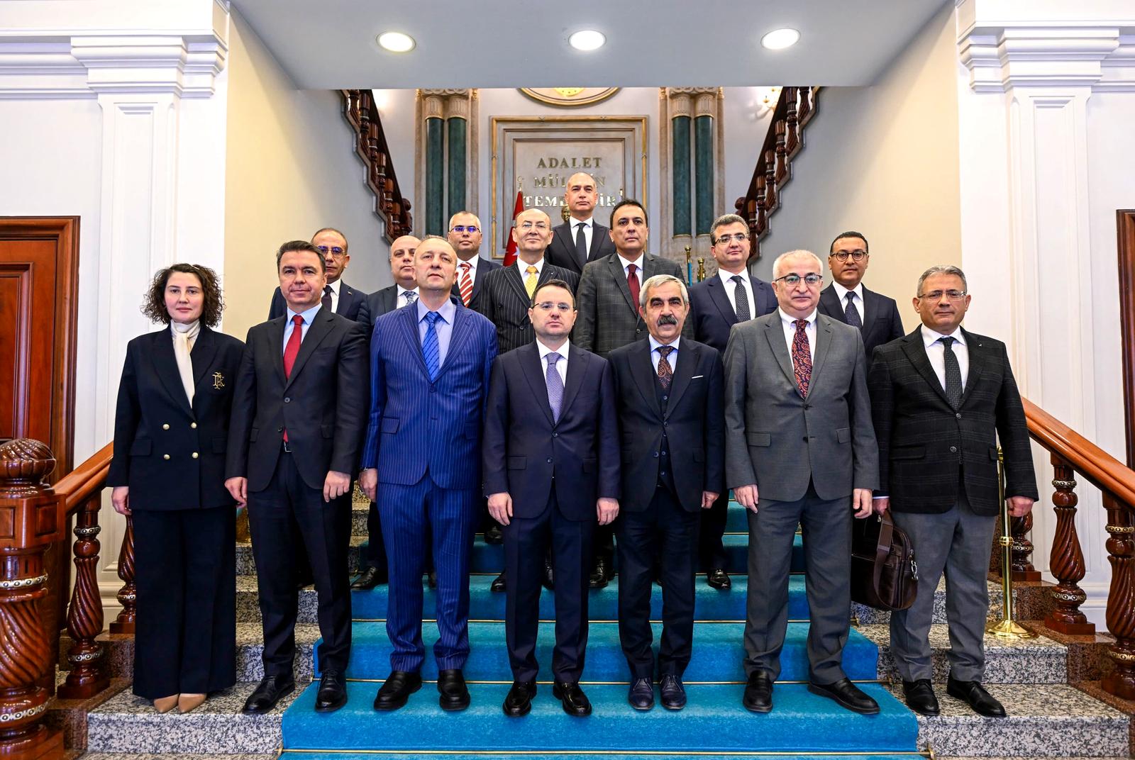 Bakan Gürlek: Yargıda Birlik Derneği FETÖ ile Mücadelede Kararlılığını Gösterdi