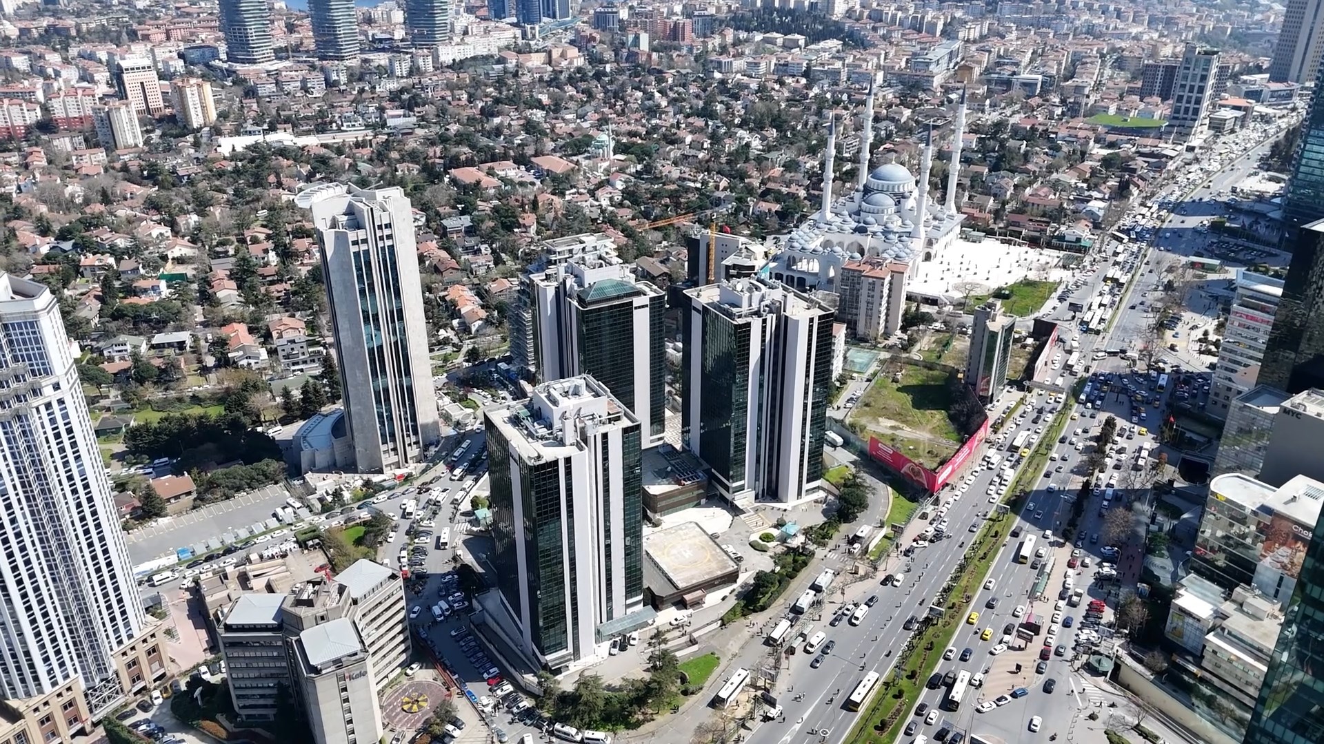 Beşiktaş'ta İsrail Konsolosluğu Önünde Çatışma: 10 Gözaltı, 2 Yaralı