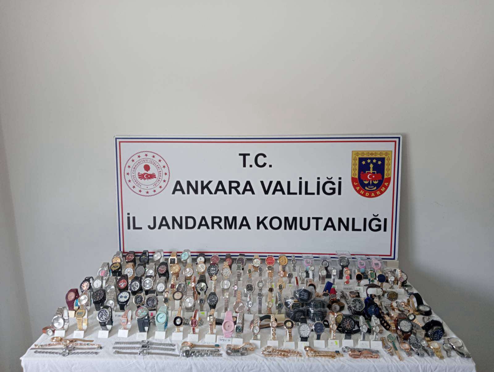 Ankara'da 3,2 Milyon Liralık Kaçak Saatler Ele Geçirildi