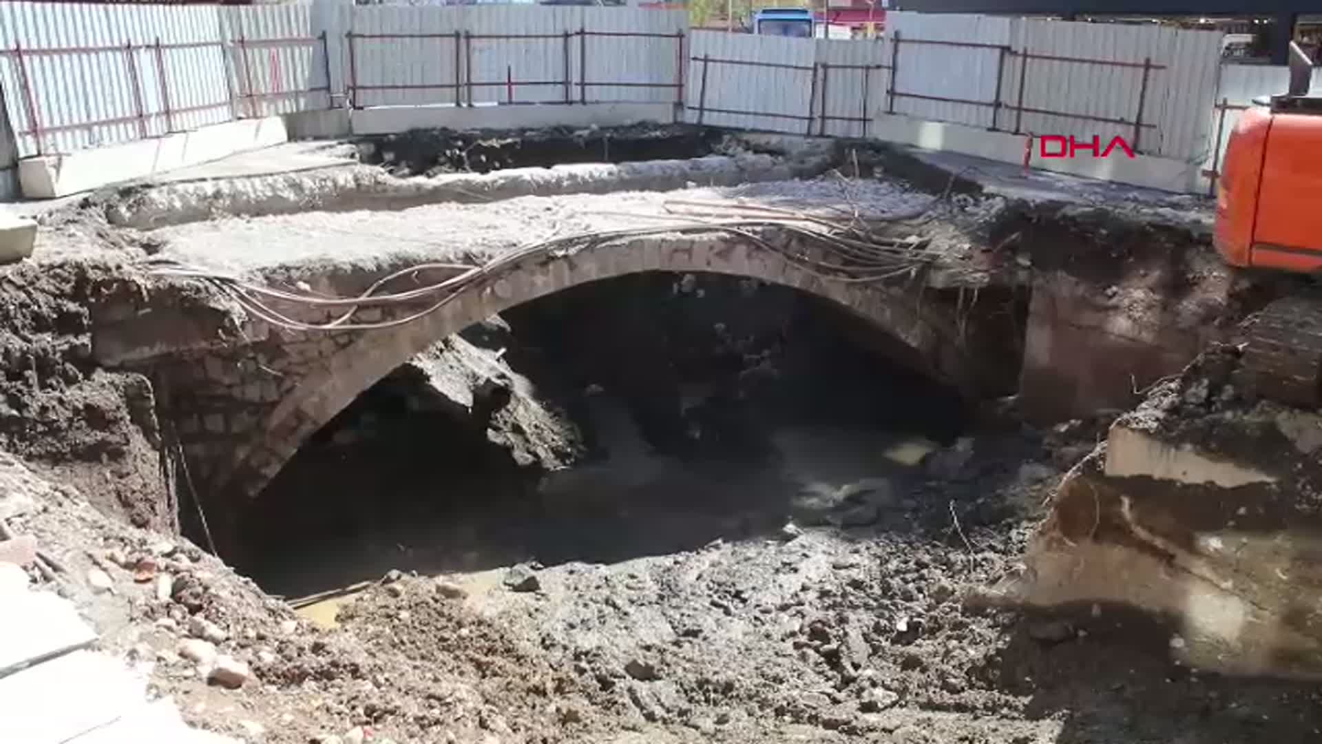 Rize'de 200 Yıllık Tarihi Köprü Şimdi Cam Kaplamayla Koruma Altında