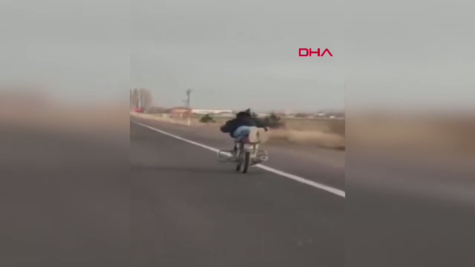 Nevşehir'de Motosikletini Yüzüstü Kullanan Sürücüye 88 Bin TL Ceza