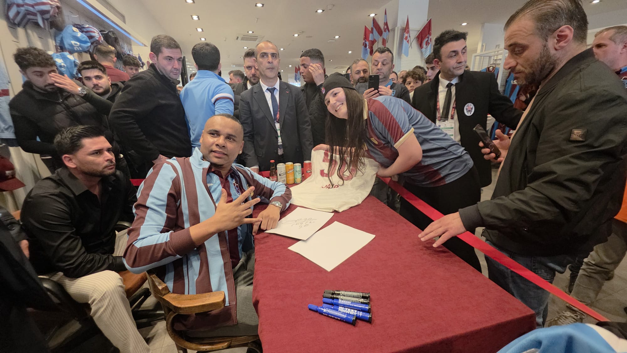Jaja'dan Trabzonspor'a Duygusal İtiraf: 'Asla Ayrılmamalıydım'